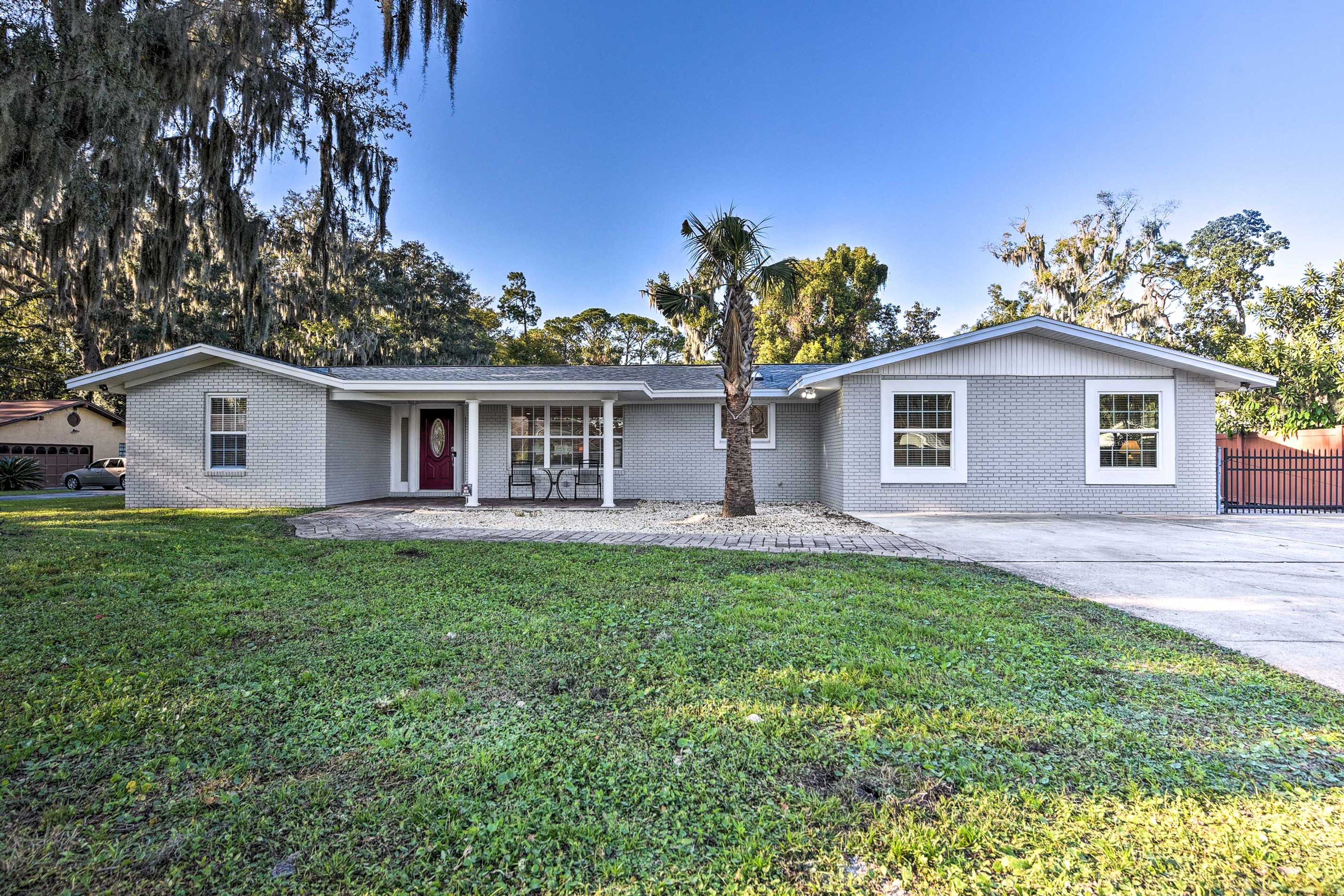 Just seconds from St Johns River - this stunning beach getaway sleeps 14!