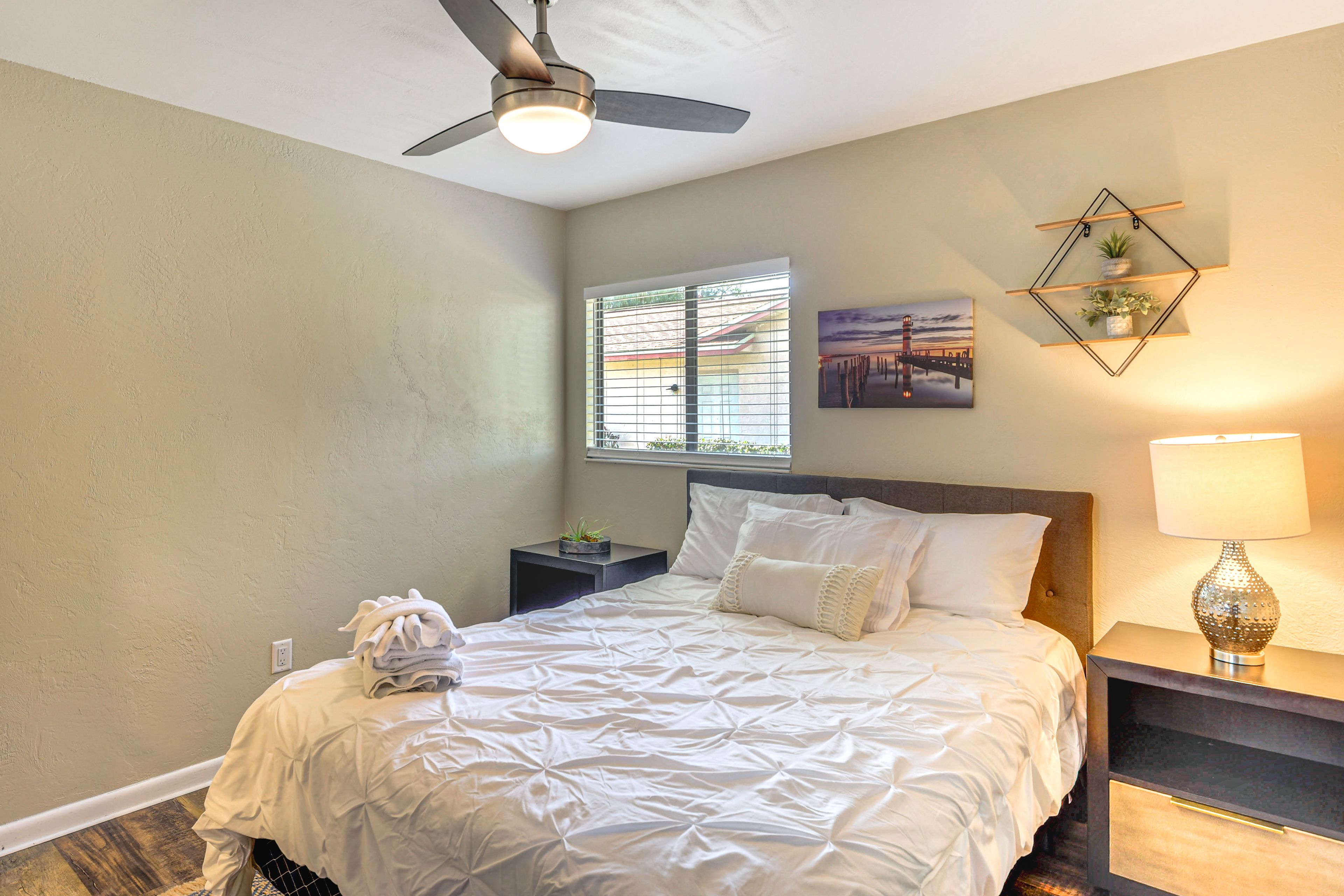 Bedroom 3 | Queen Bed