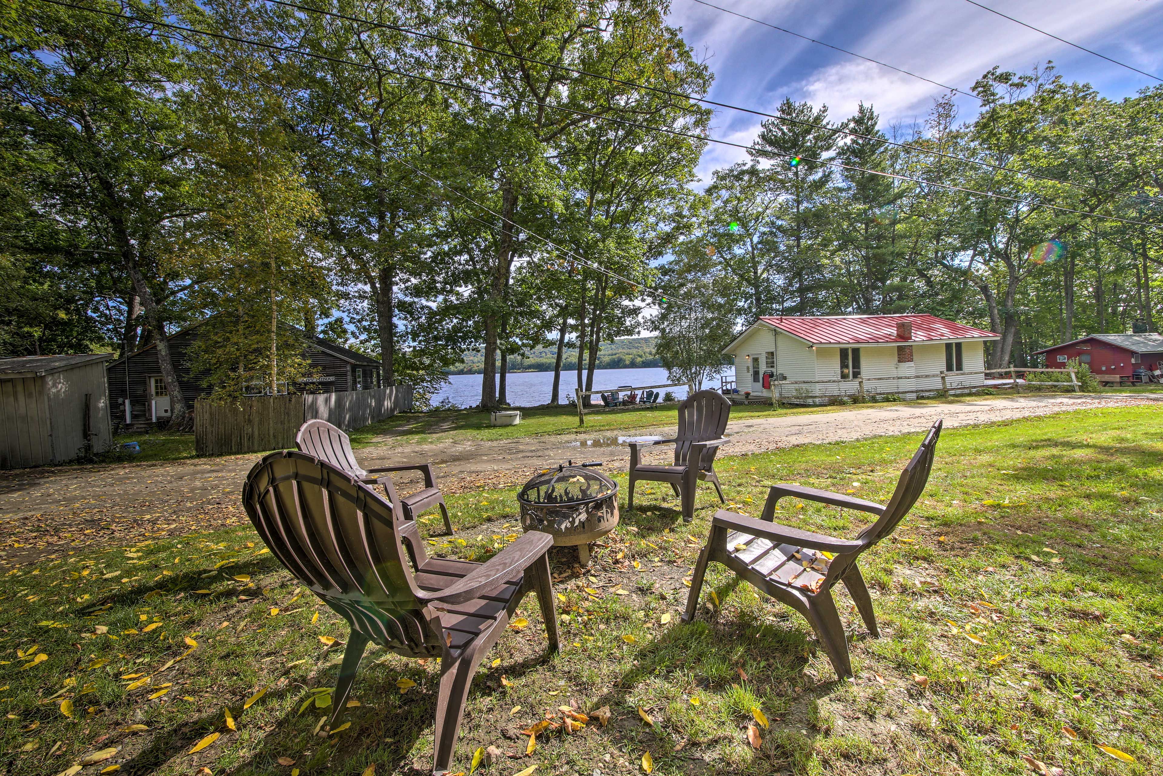 Cottage Exterior | Fire Pit