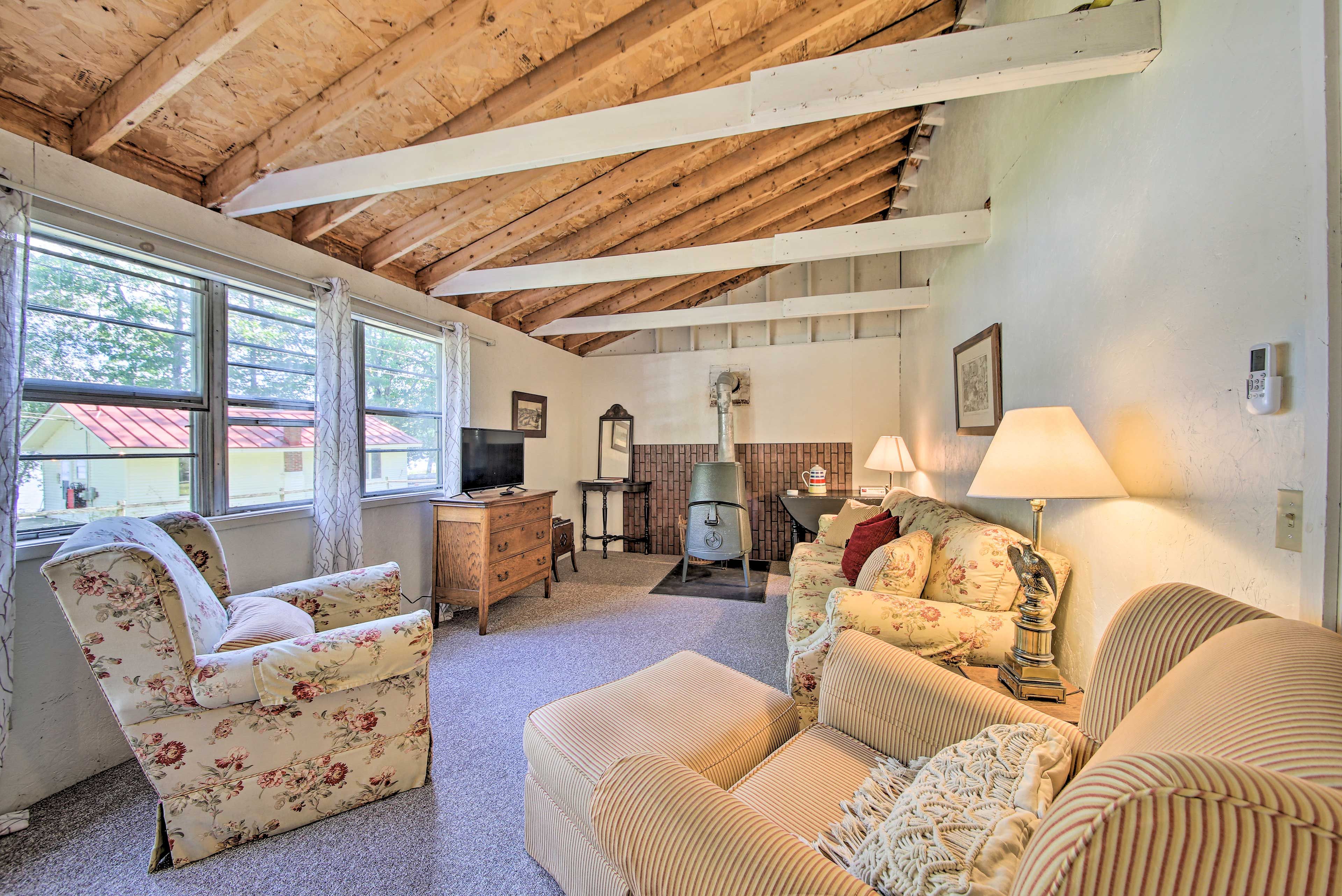 Living Room | Central A/C & Heating