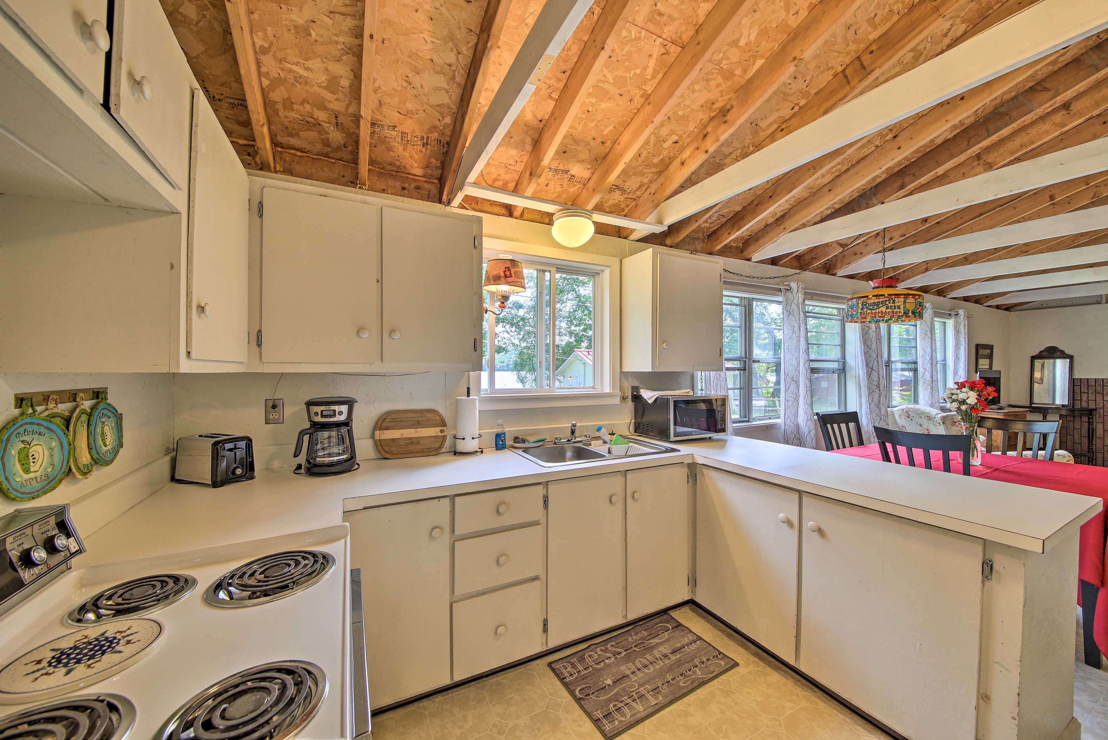 Well-Equipped Kitchen | Toaster