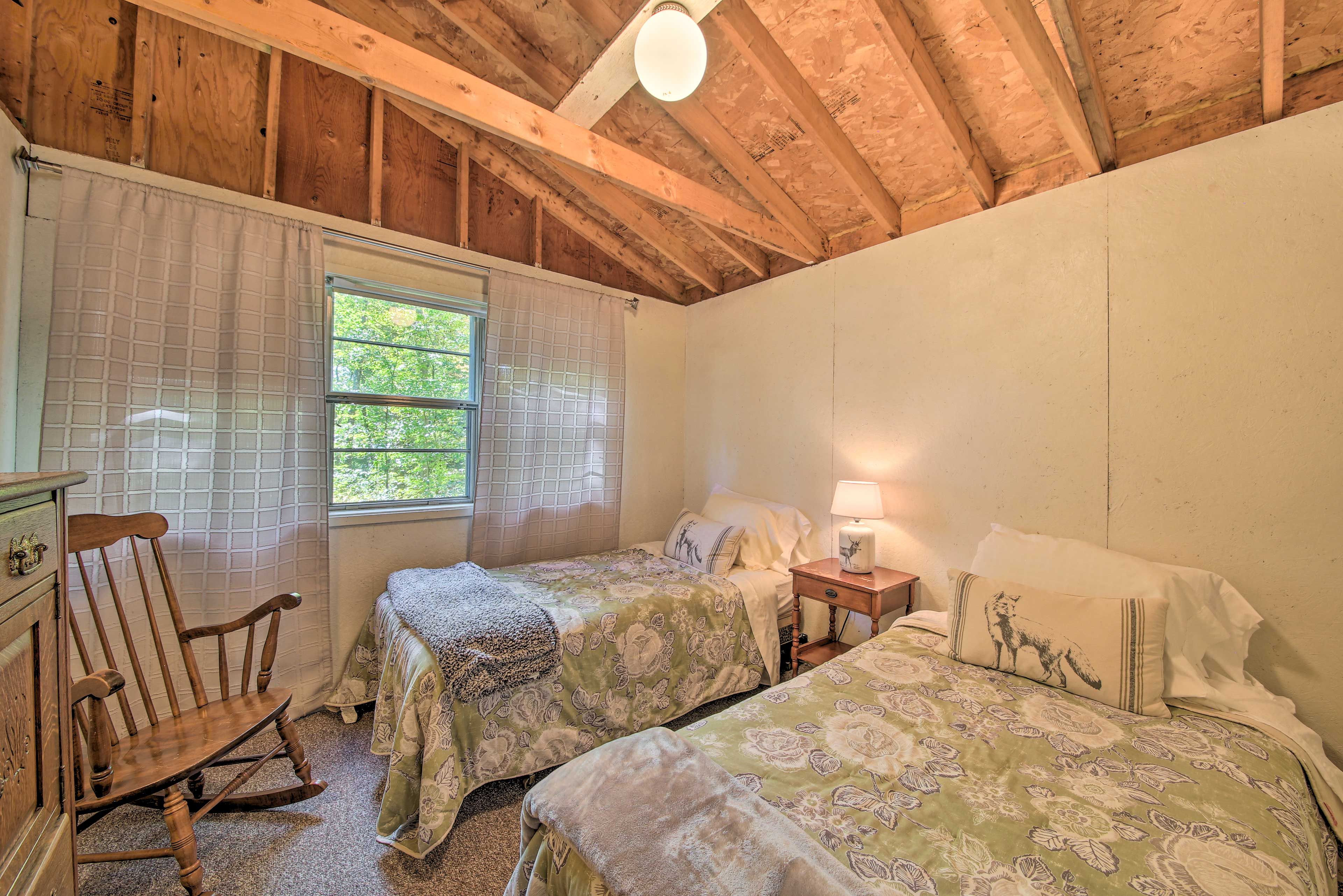 Bedroom 2 | 2 Twin Beds
