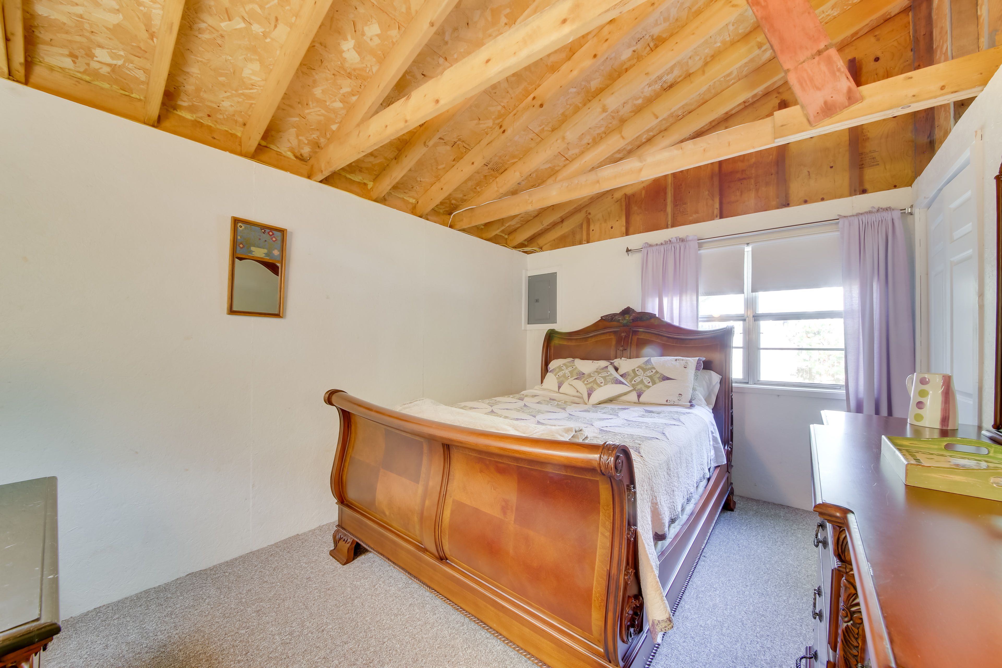 Bedroom 1 | Queen Bed