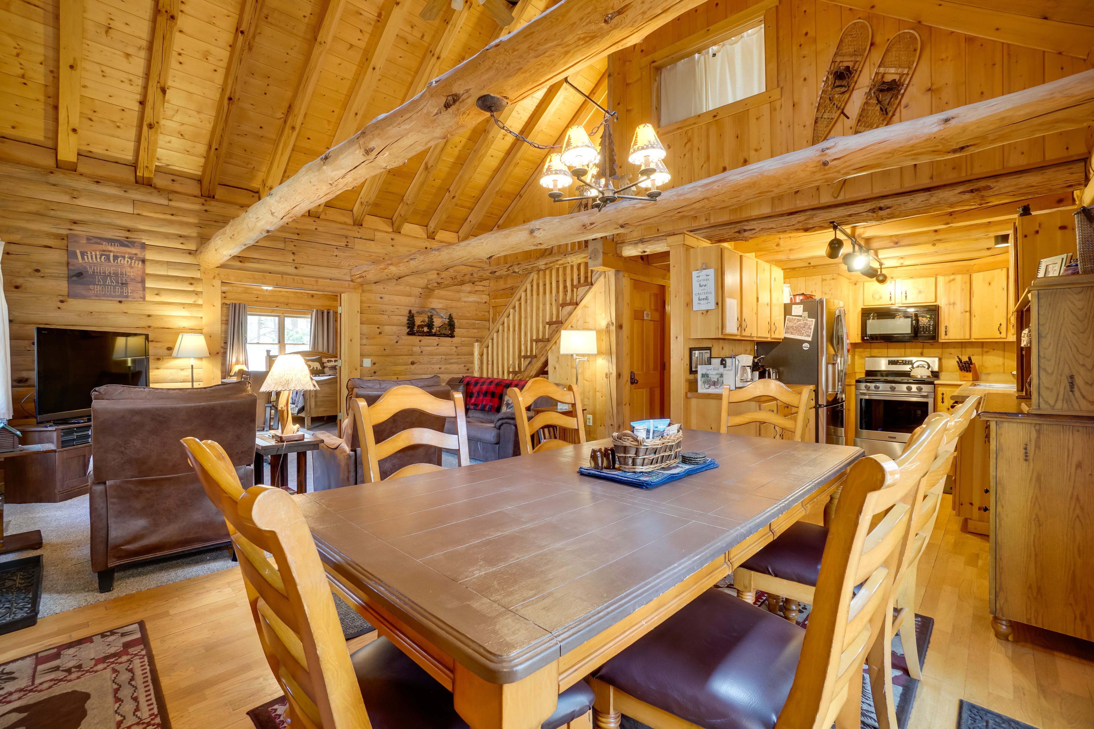 Dining Area & Kitchen