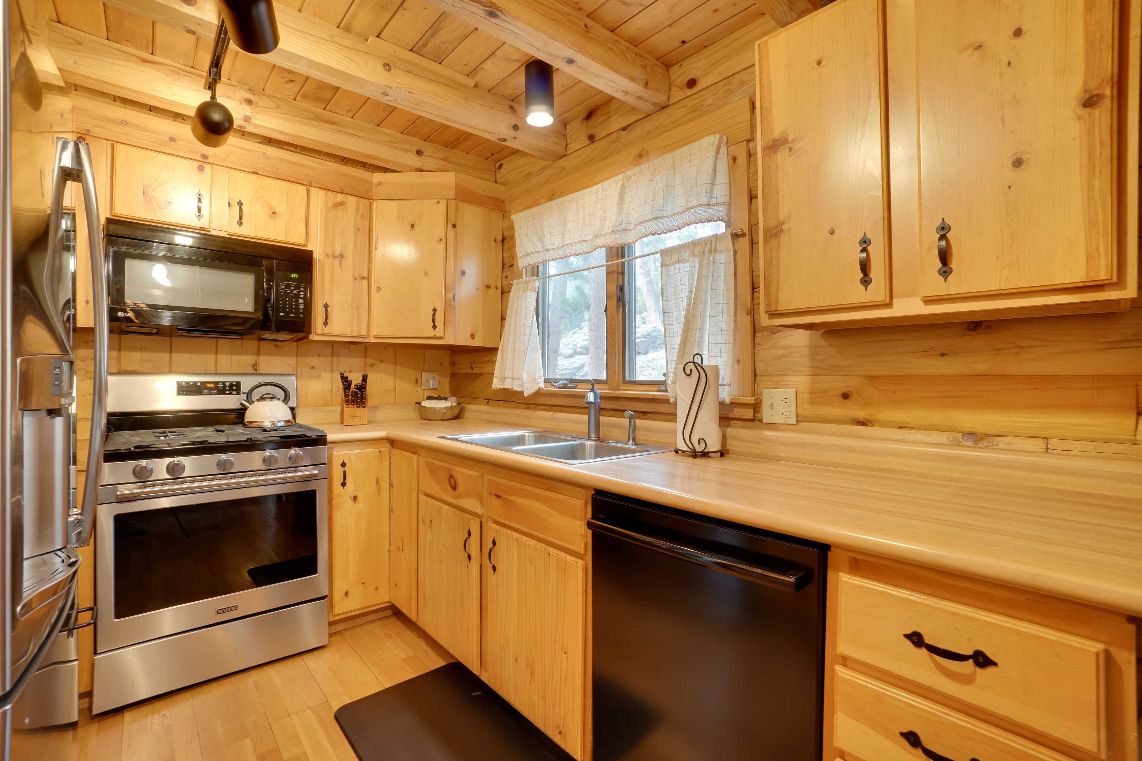 Kitchen | Cooking Basics | Dishware/Flatware