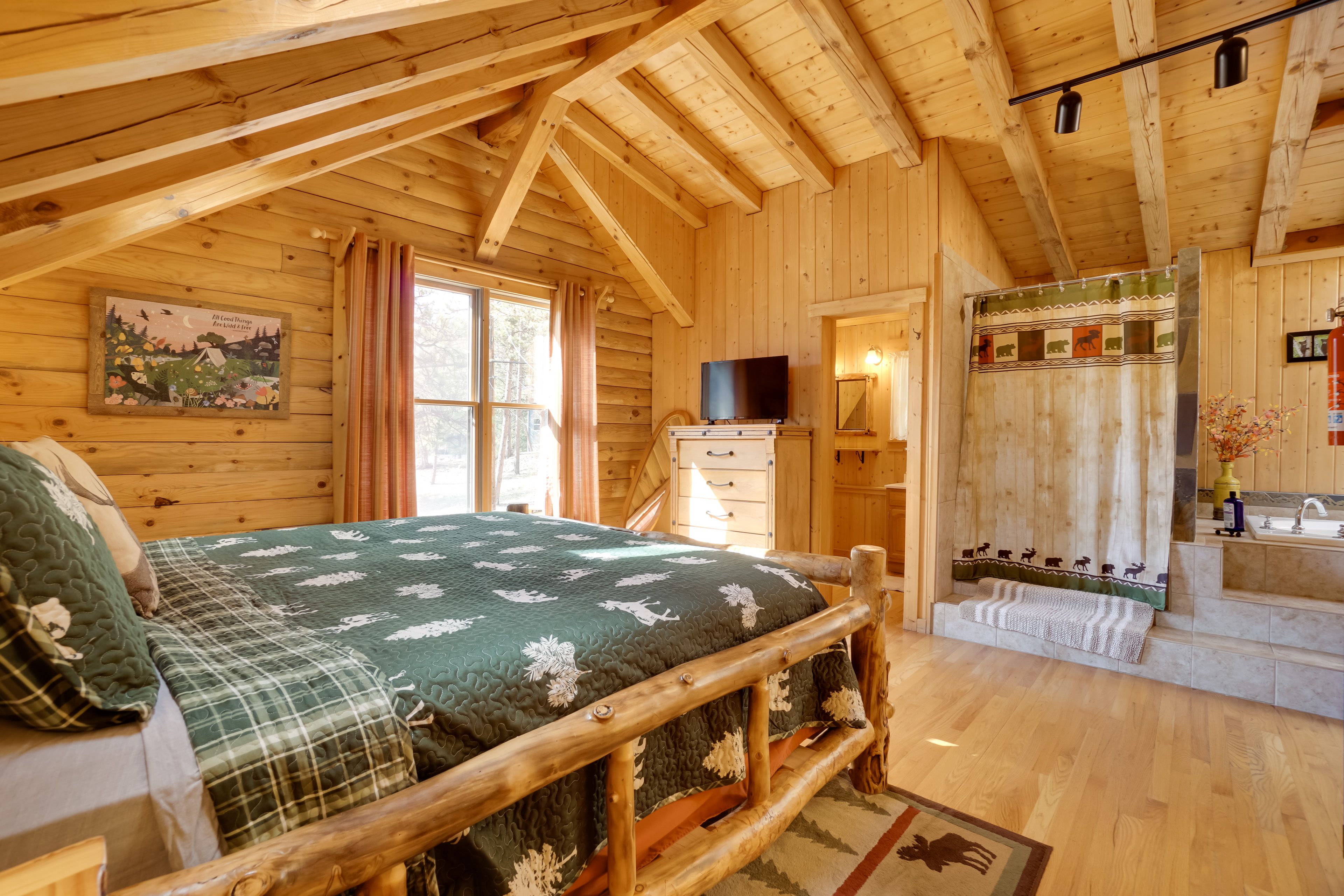 Bedroom 1 | King Bed