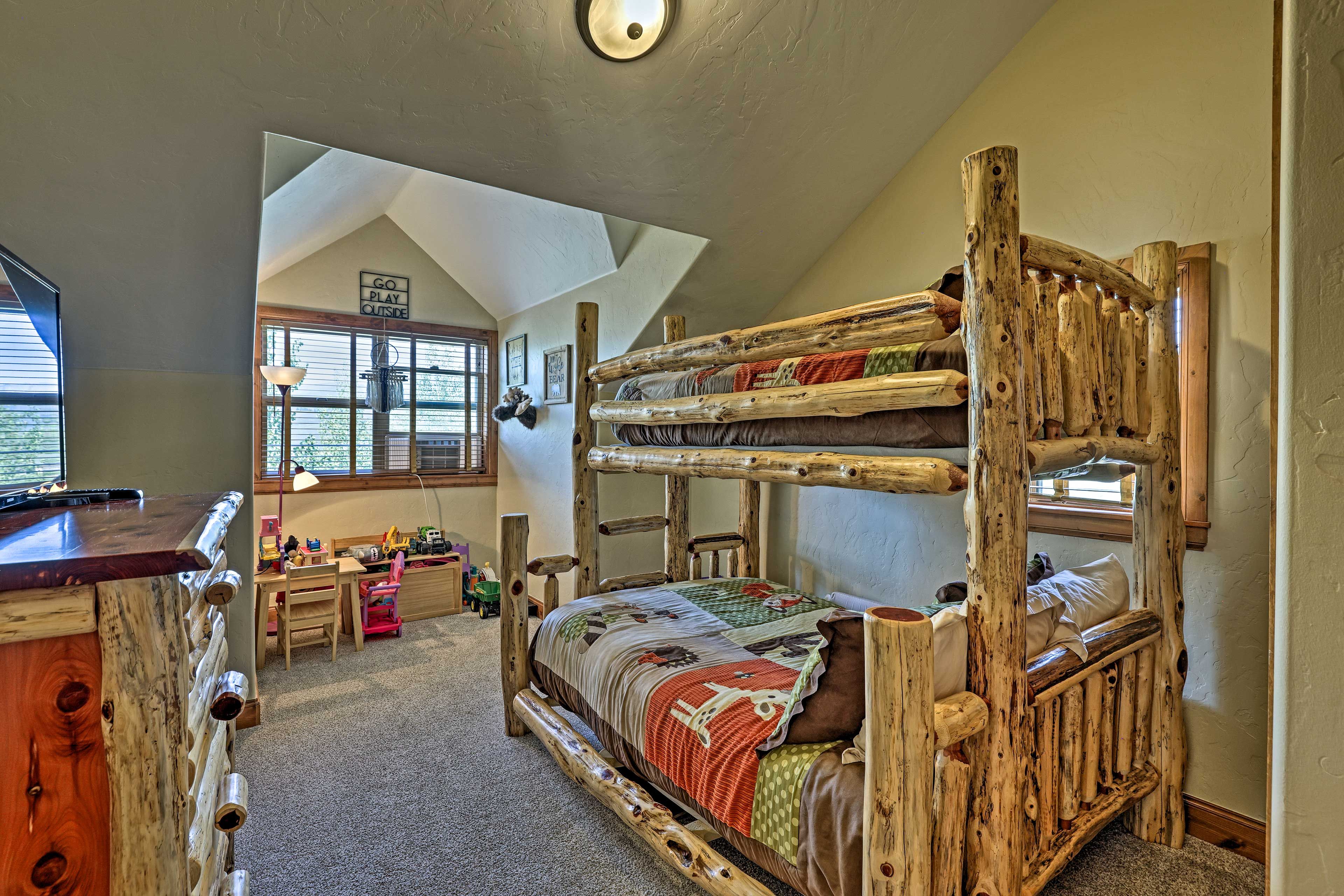 Bedroom 4 | Top Level | Twin/Full Bunk Bed | Linens Provided