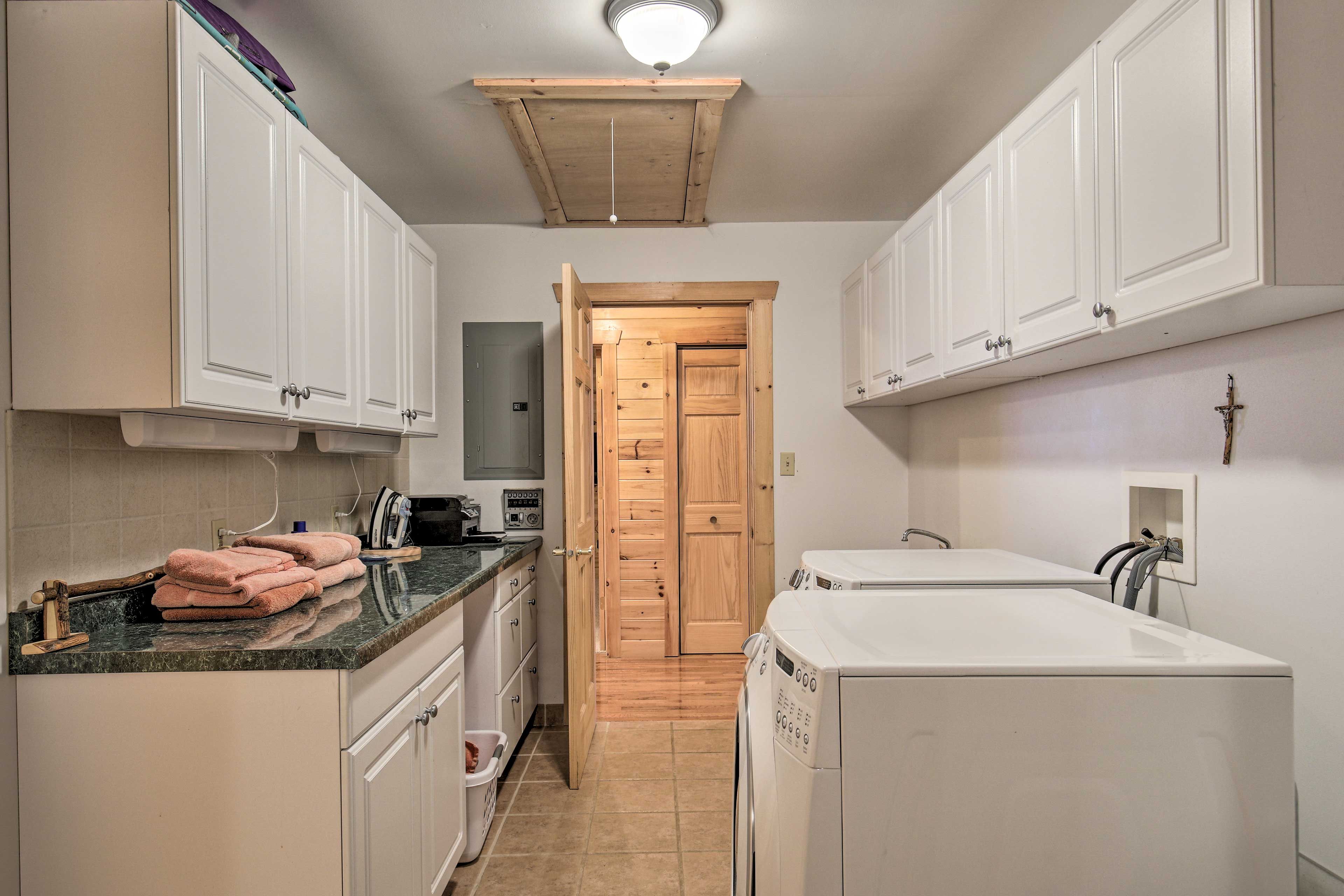 Laundry Room | Washer & Dryer