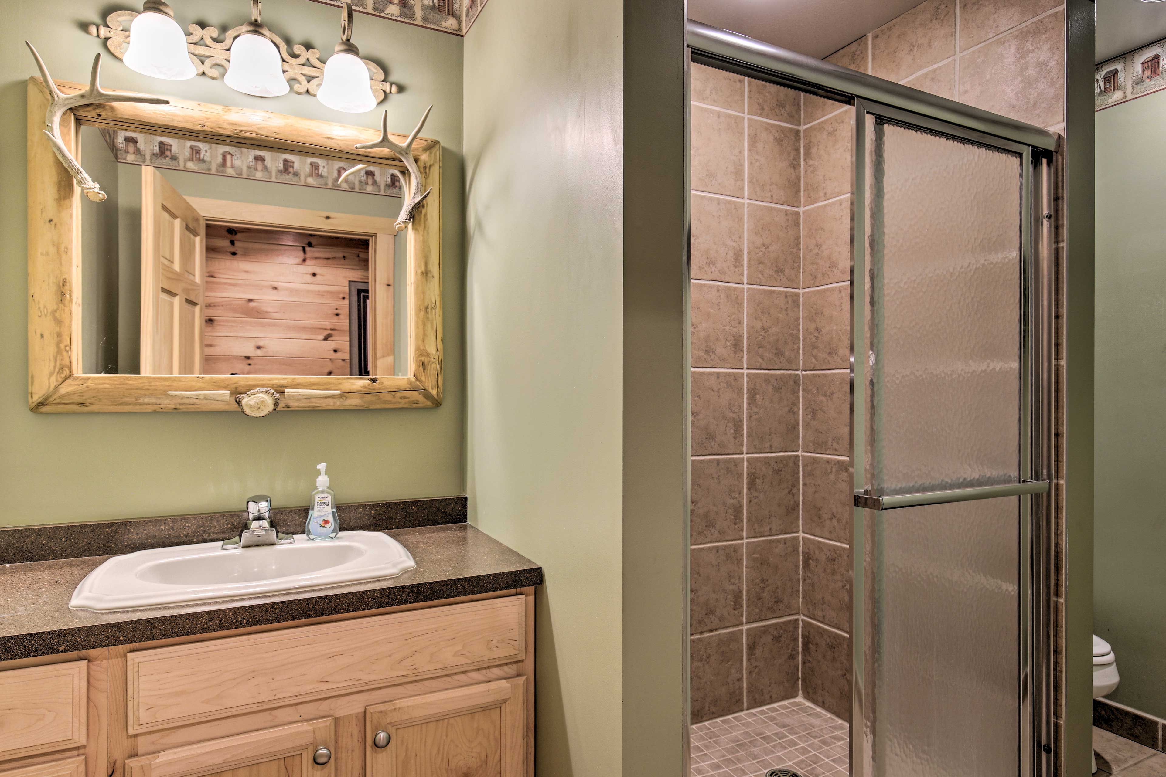 Full Bathroom | Towels & Linens Provided