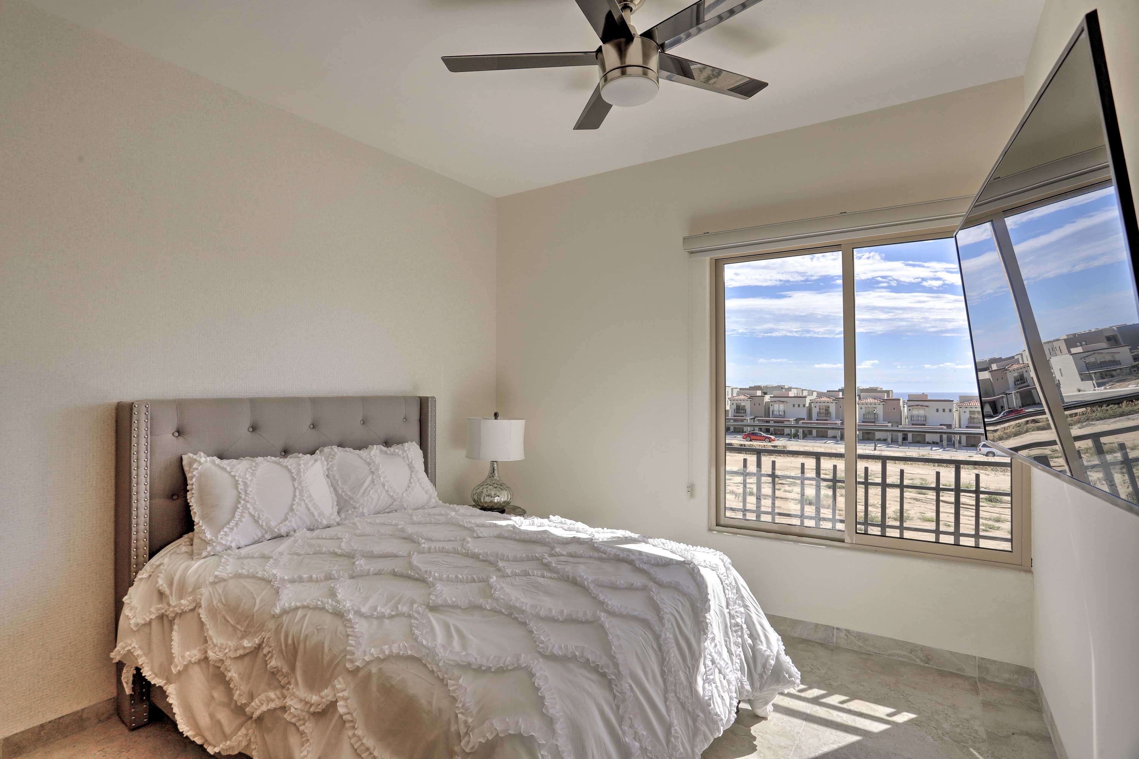 Find your way to this queen-sized bed.