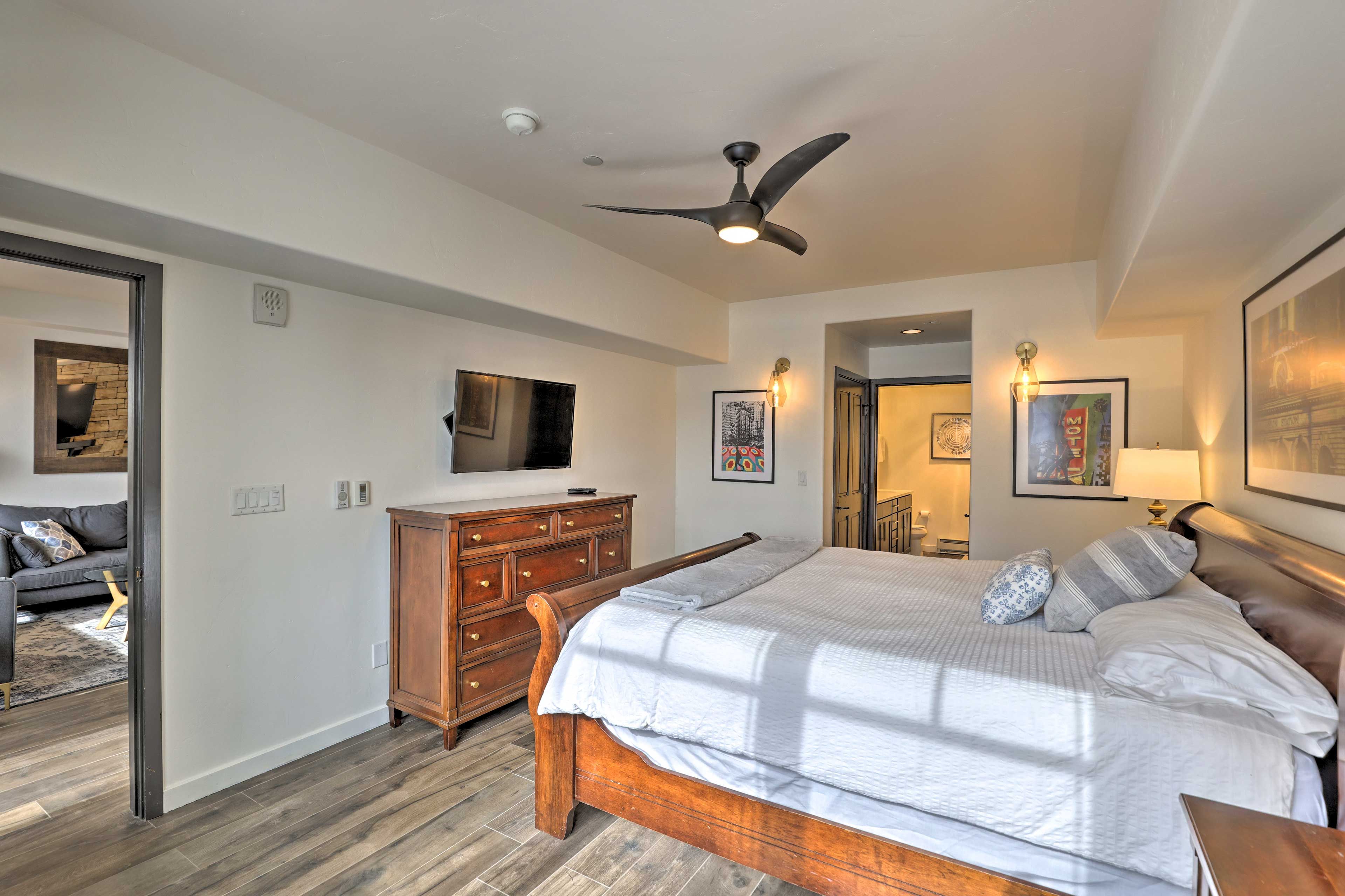 Bedroom 1 | Linens Provided