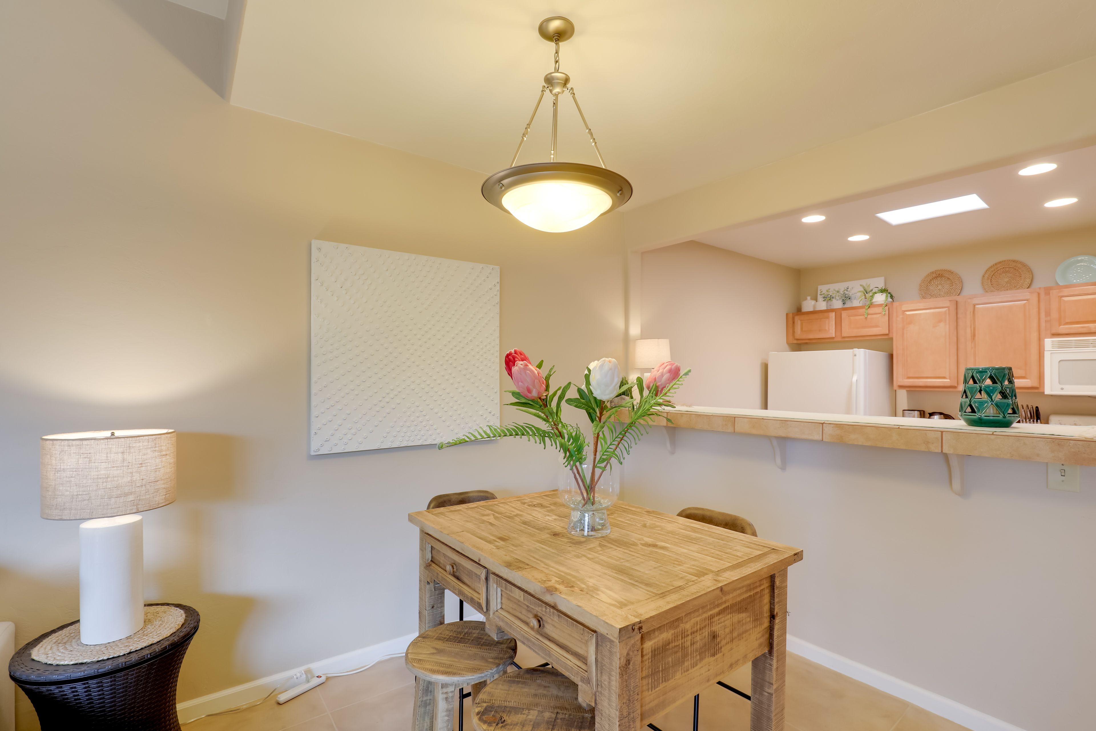 Dining Area | Dishes & Flatware Provided