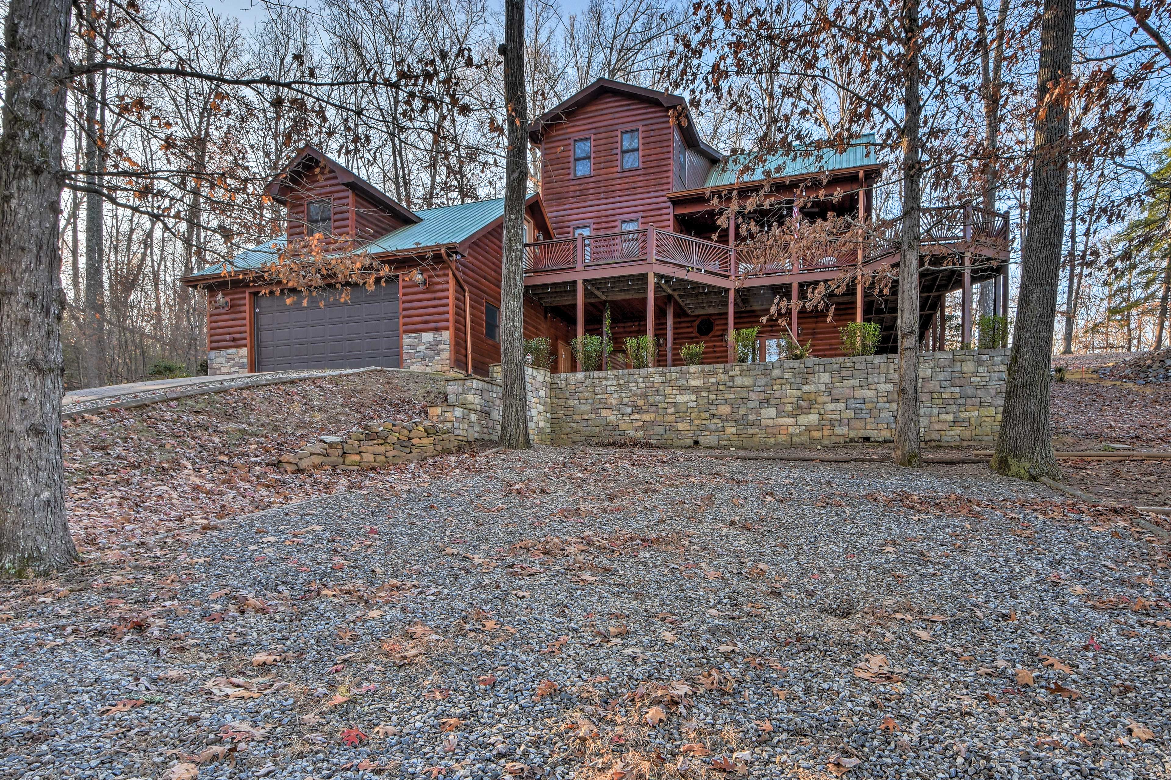 Book your Georgia lake getaway today!