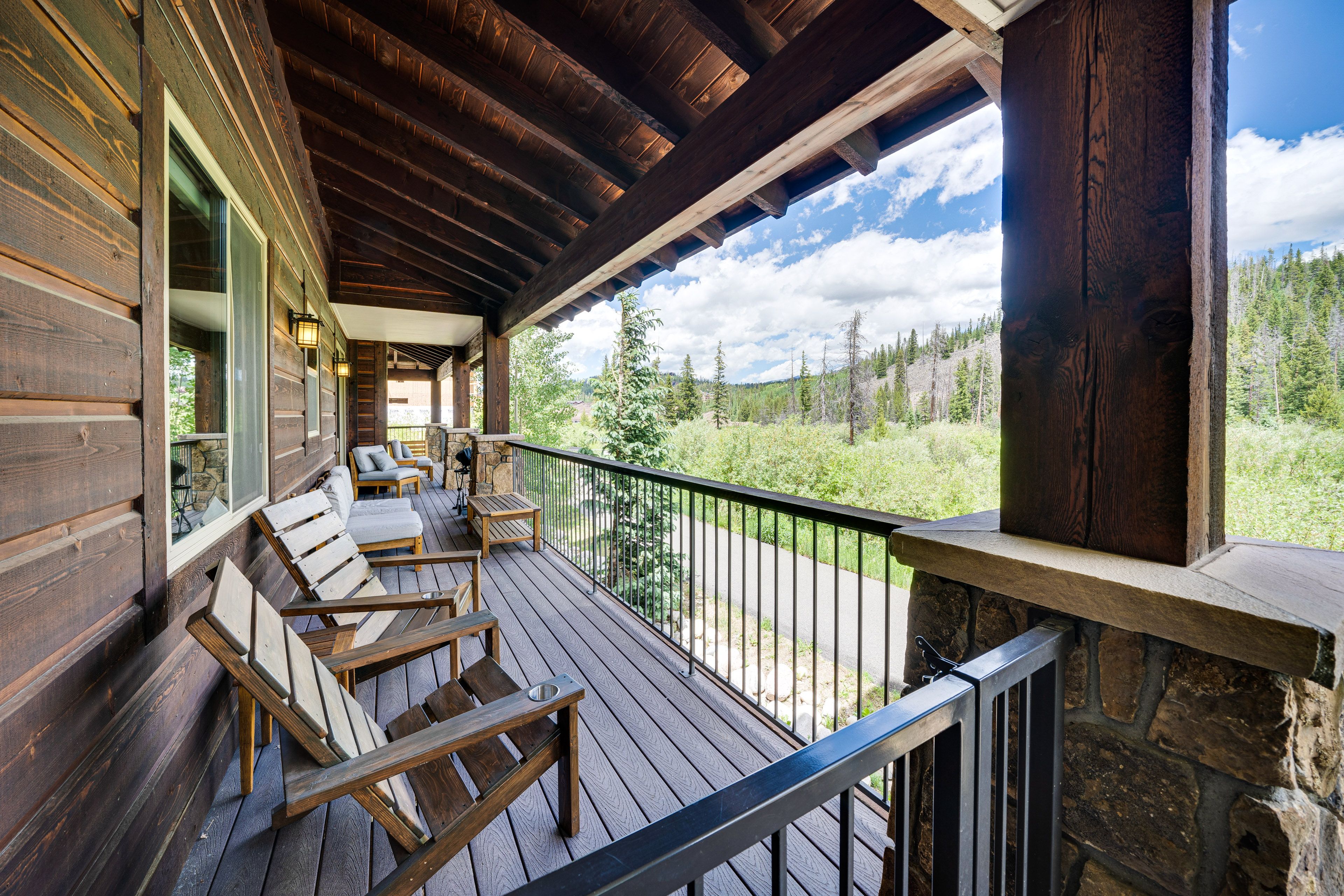 Private Balcony | Grill | Views