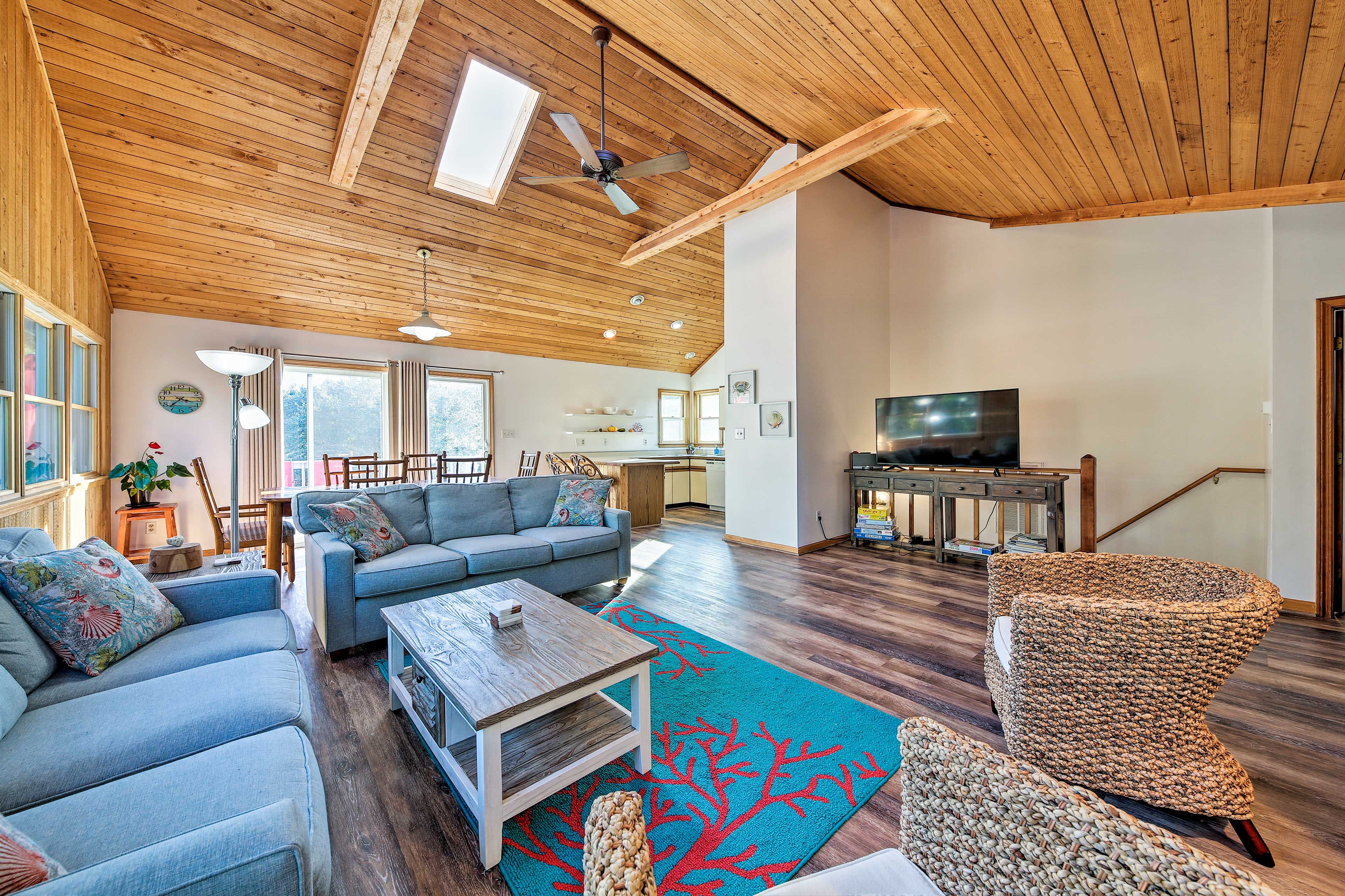 Interior | Open Floor Plan | Free WiFi