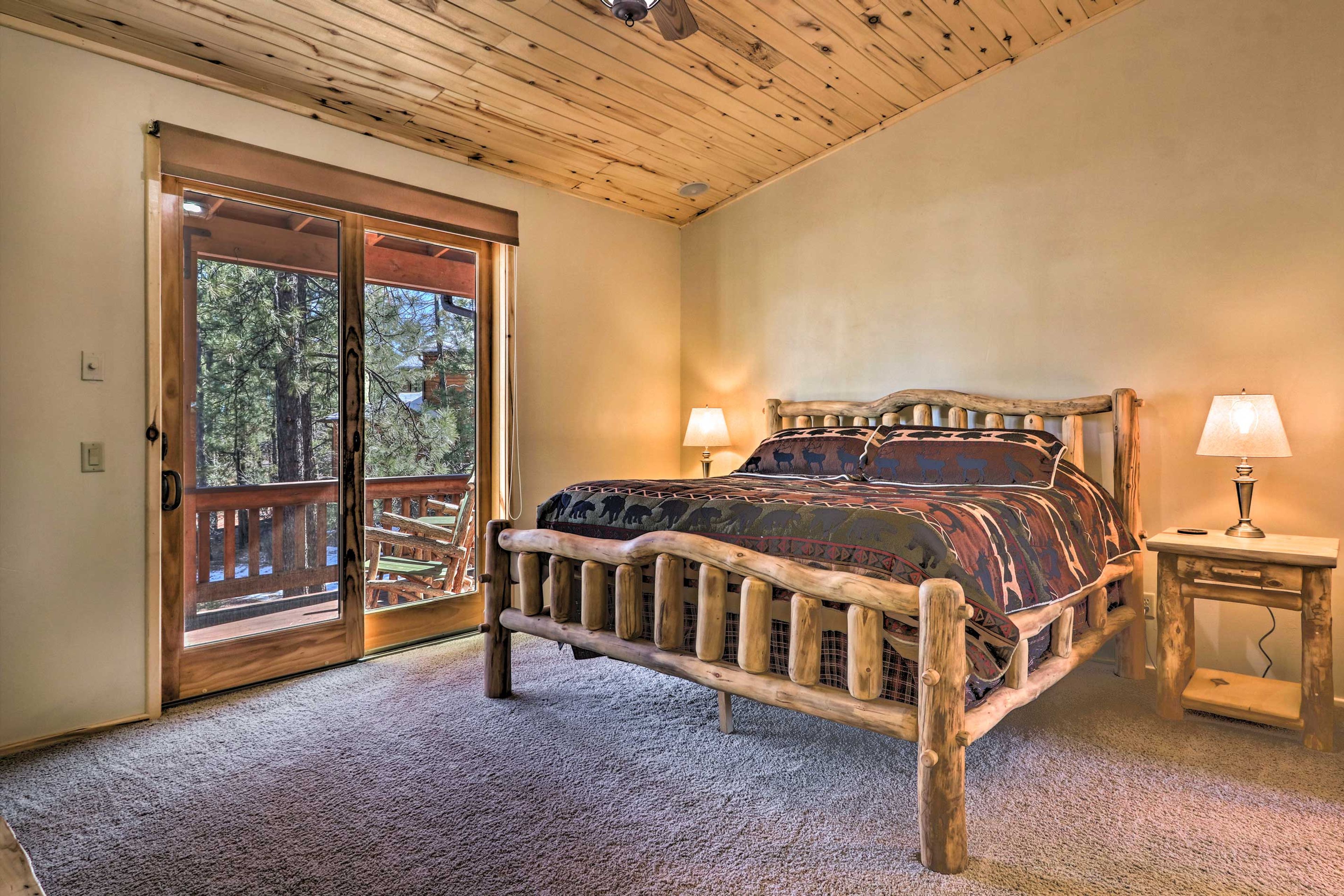 Bedroom 1 | King Bed | Deck Access | En-Suite Bathroom