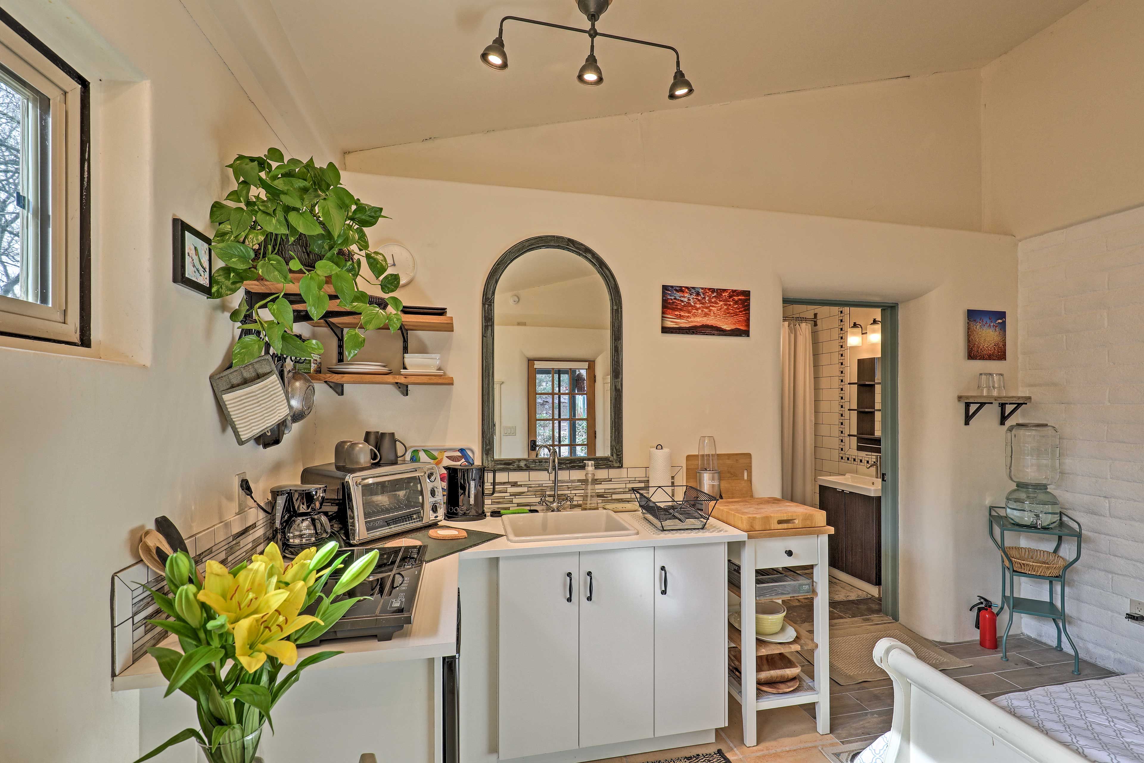 Kitchenette | Stovetop | Mini Fridge | Drip Coffee Maker | Toaster Oven