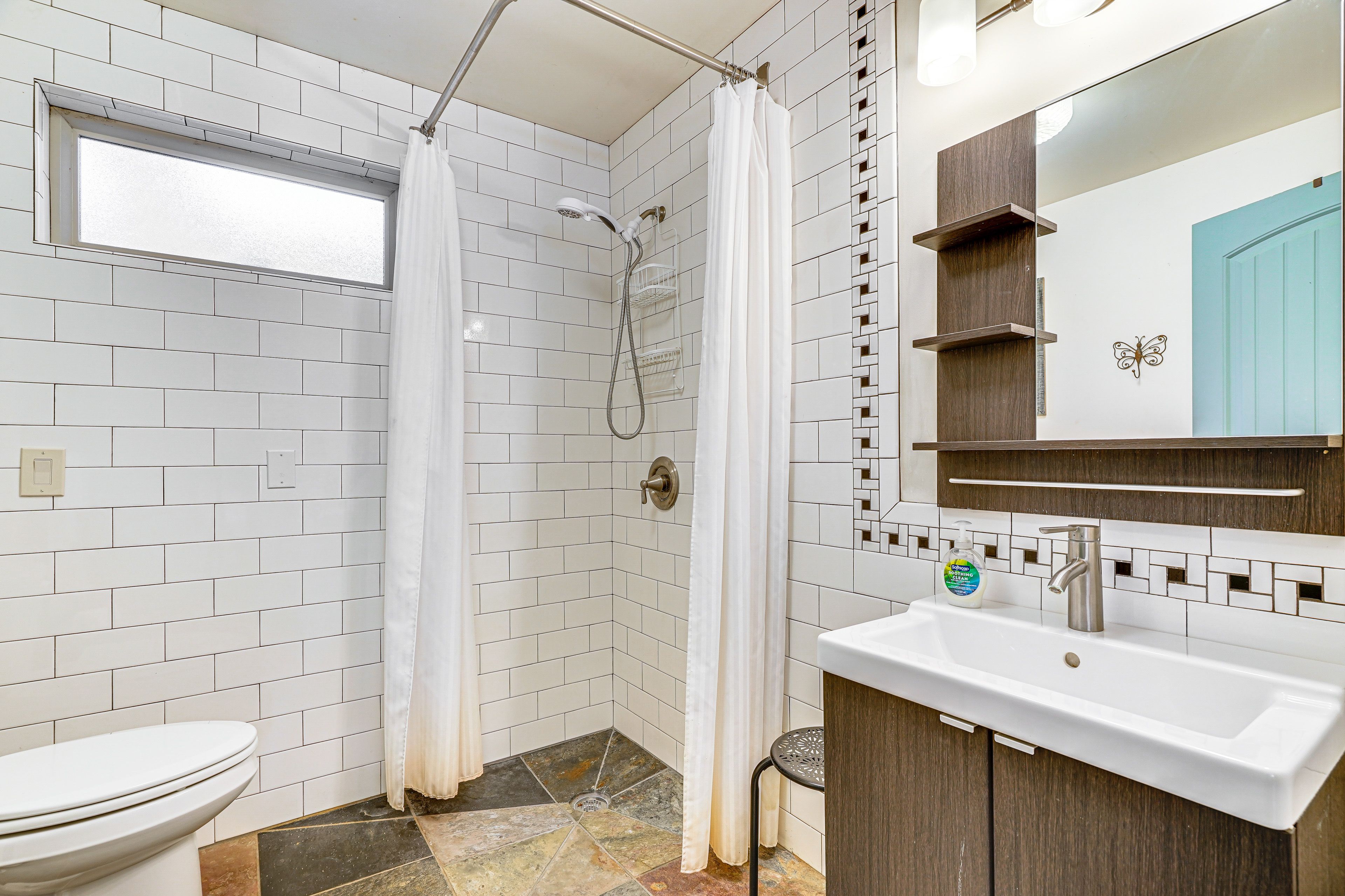 Full Bathroom | Towels & Linens Provided
