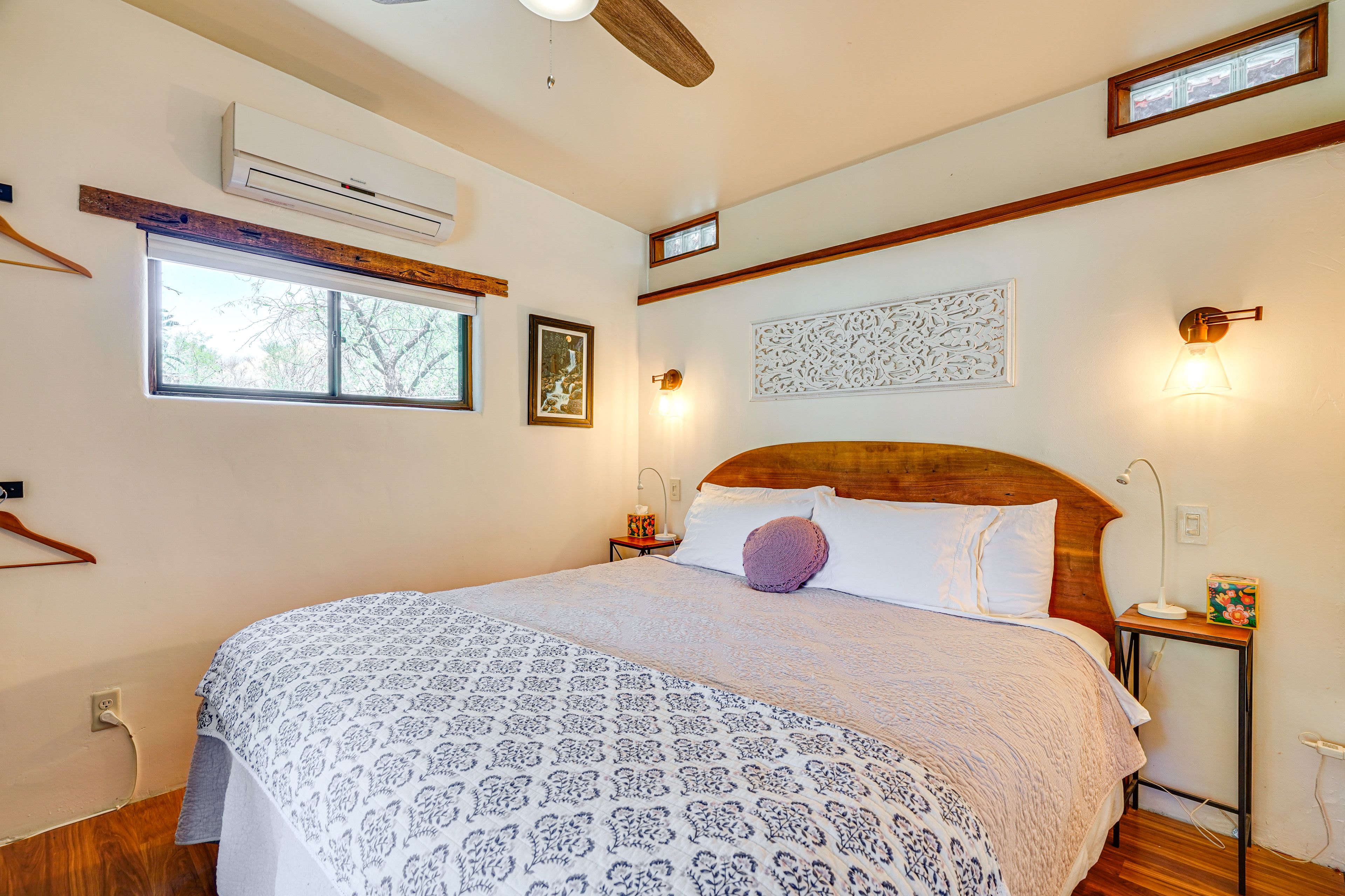 Studio | King Bed | 50" Smart TV