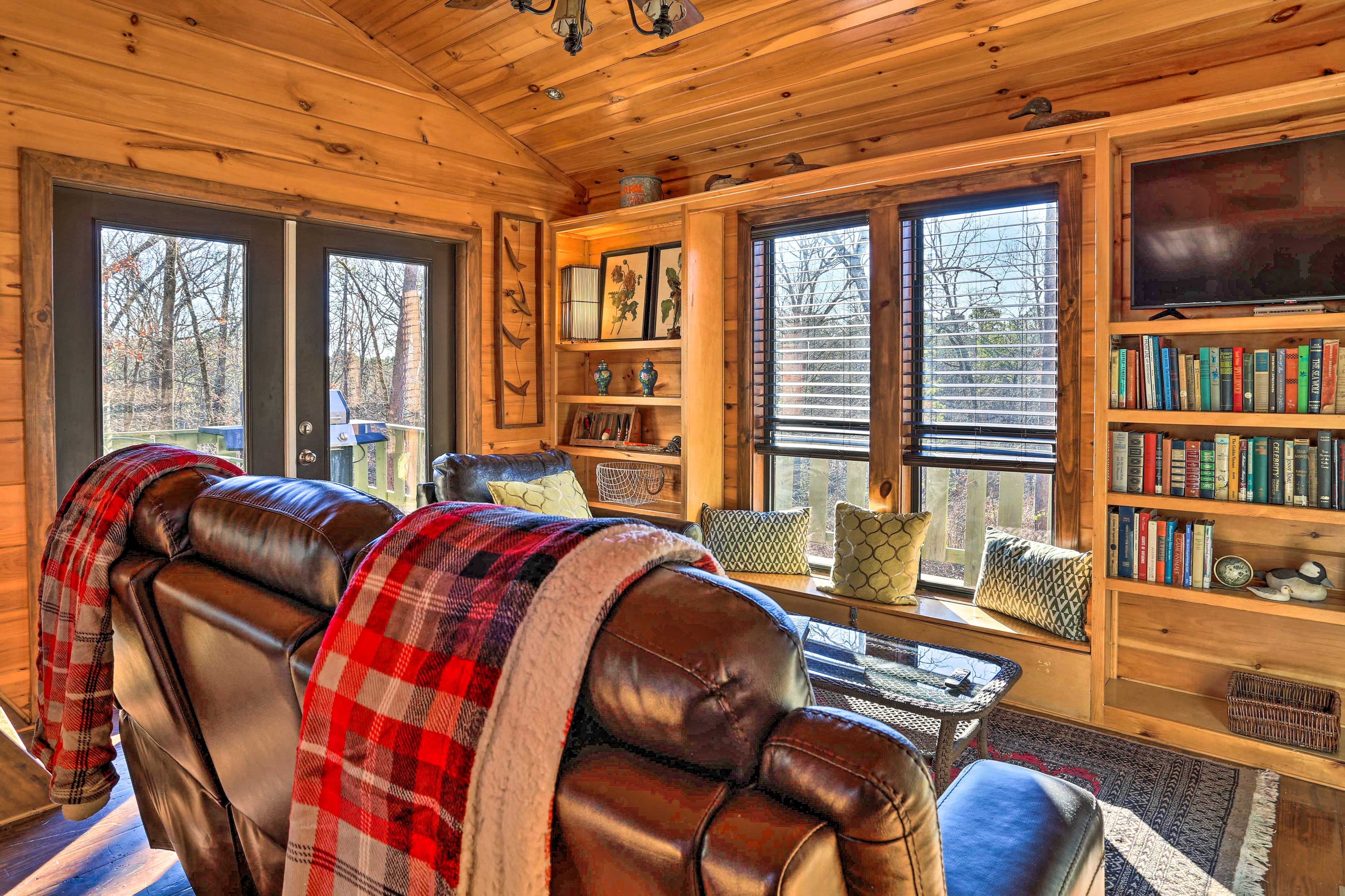 Bring your favorite travel companions to this warm & inviting vacation rental.