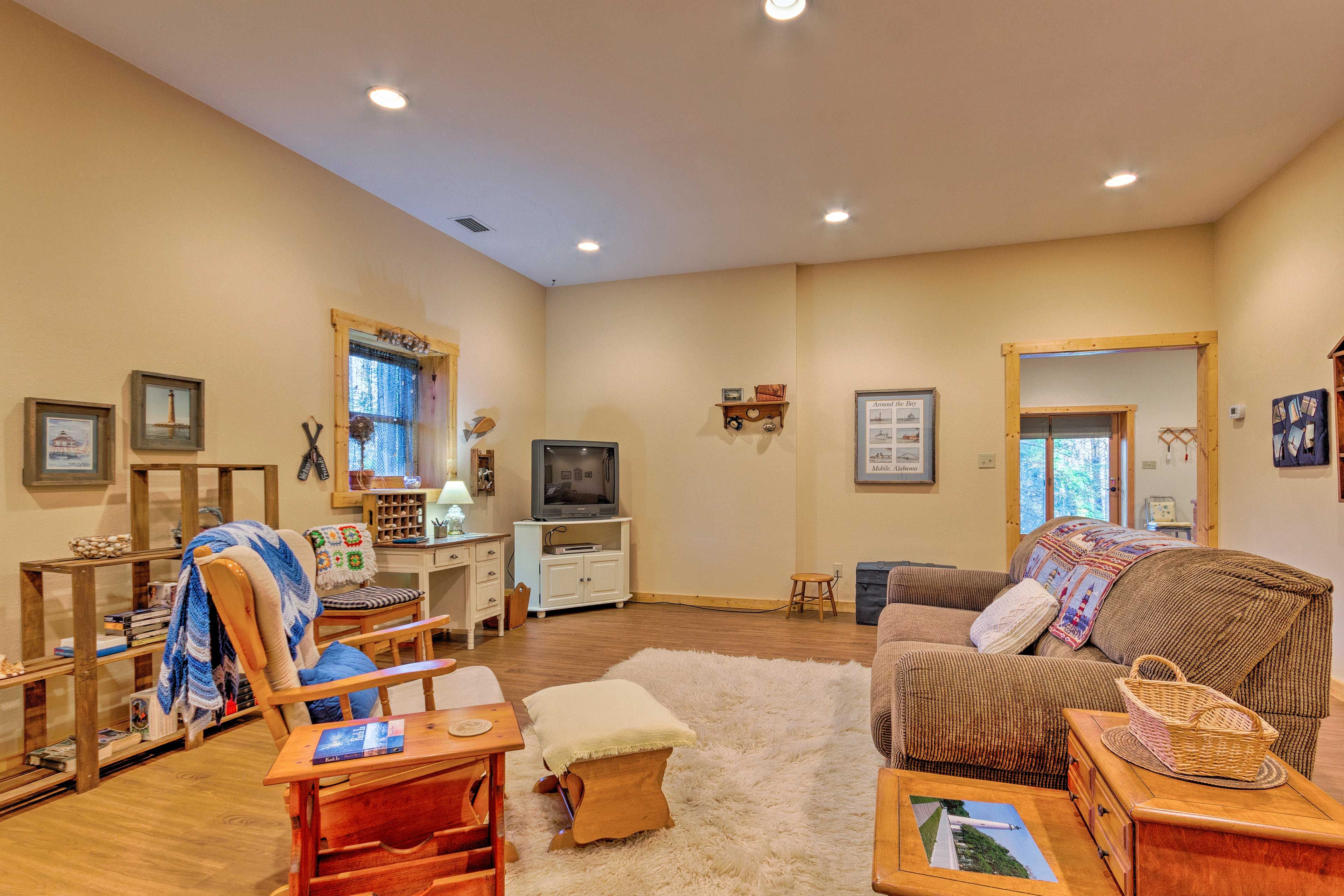Living Room | Free WiFi | TV