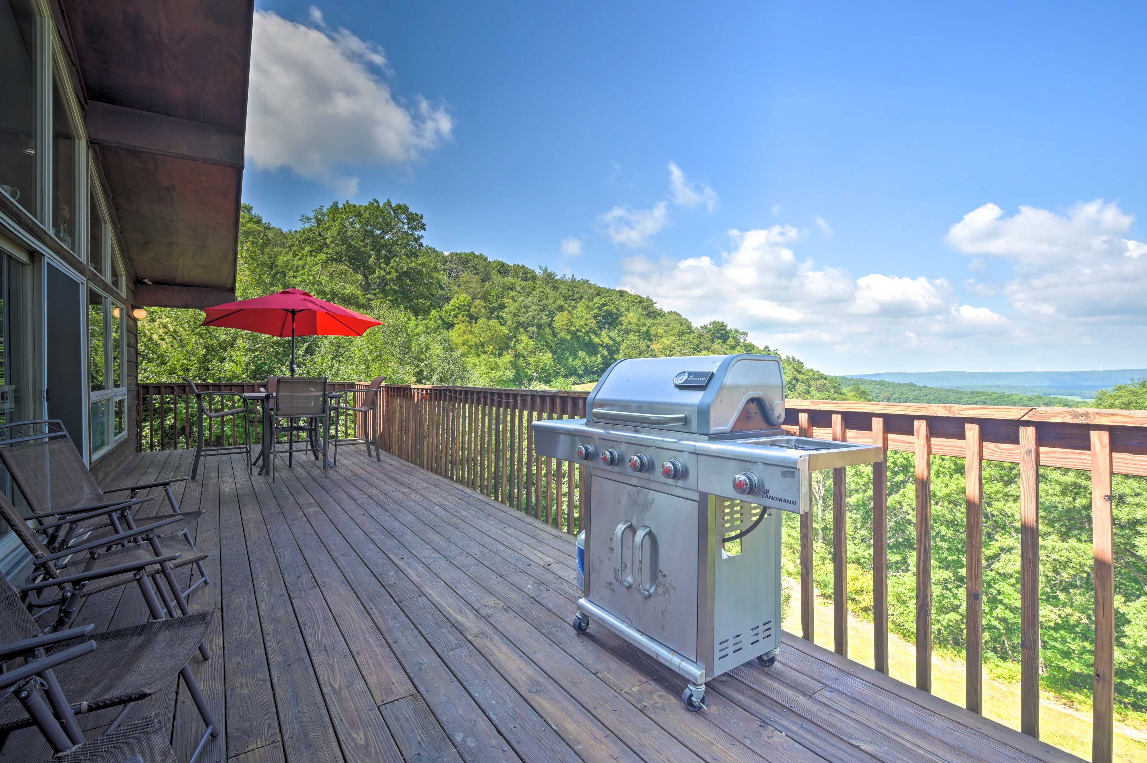 Furnished Patio | Gas Grill