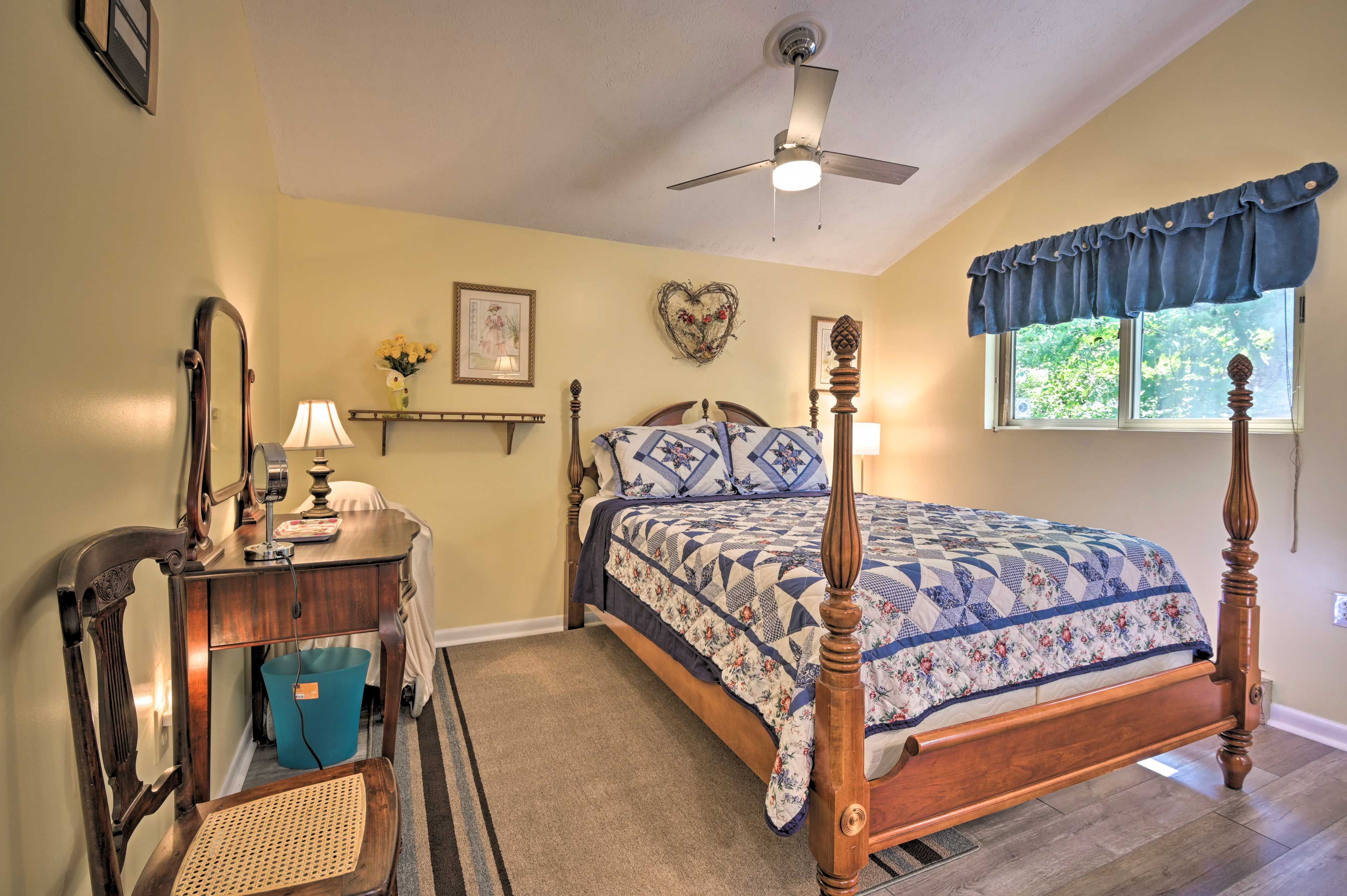 Bedroom 1 | Queen Bed | Linens Available