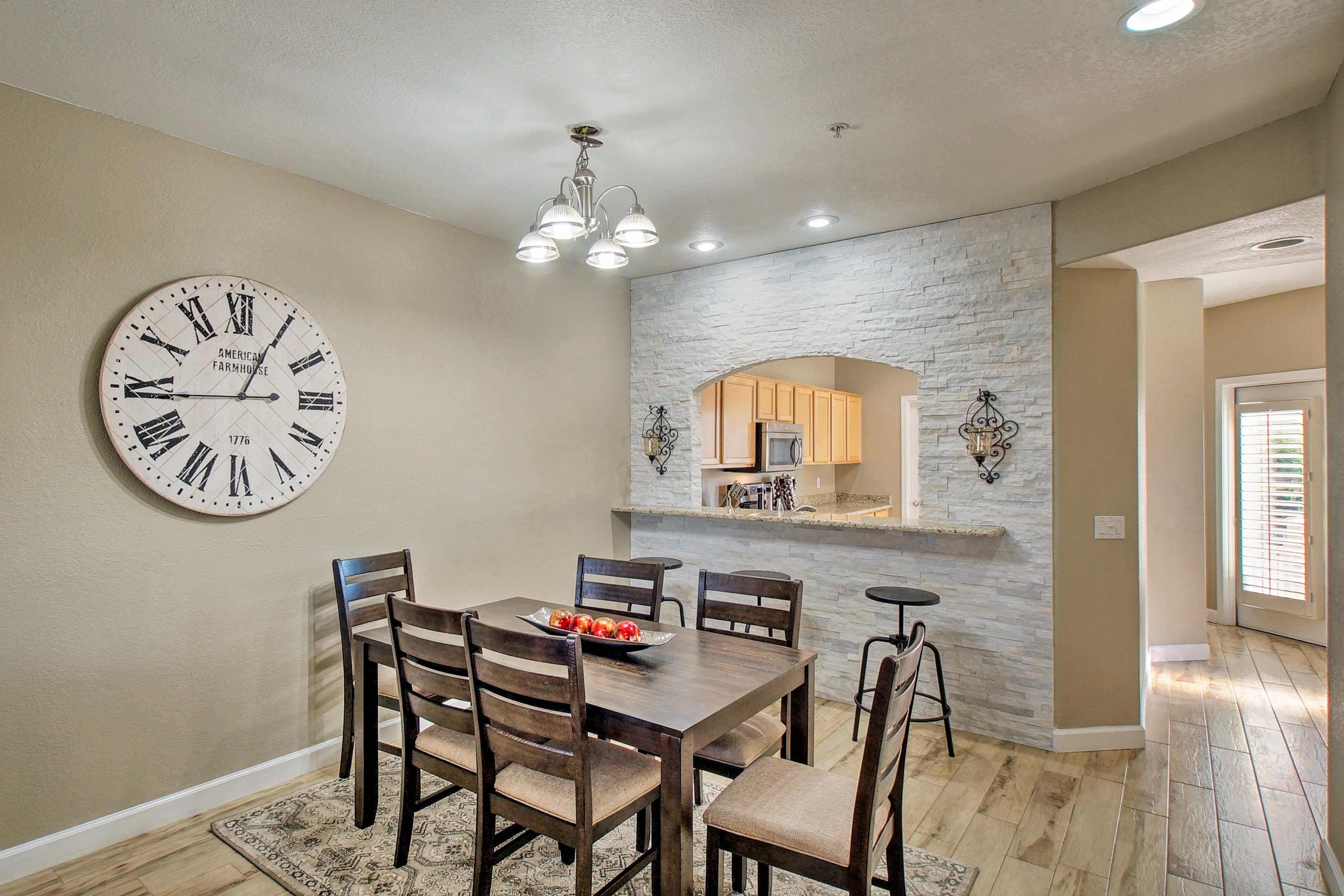 Dining Area | Dishes & Flatware Provided