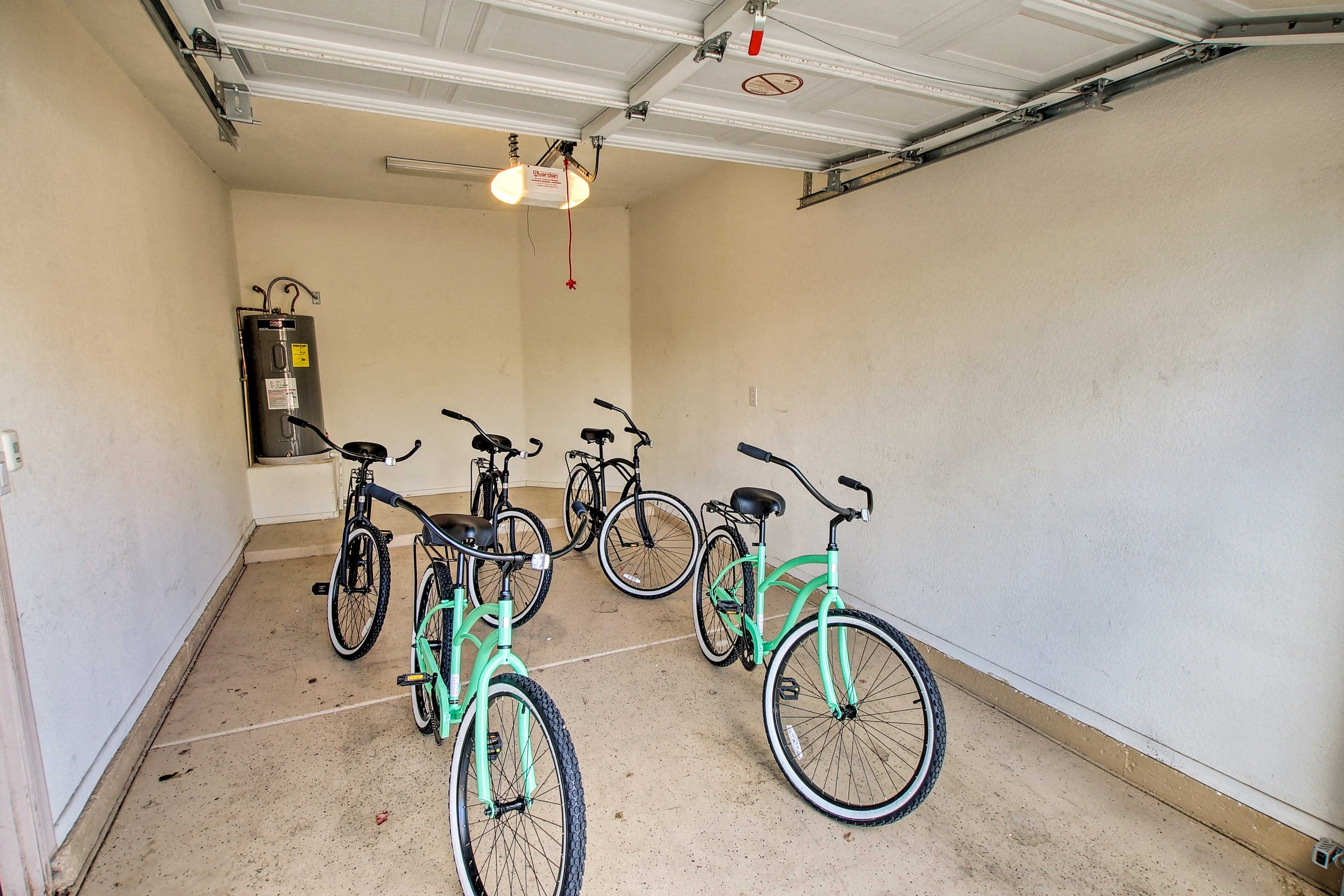 Garage | 5 Cruiser Bikes Provided