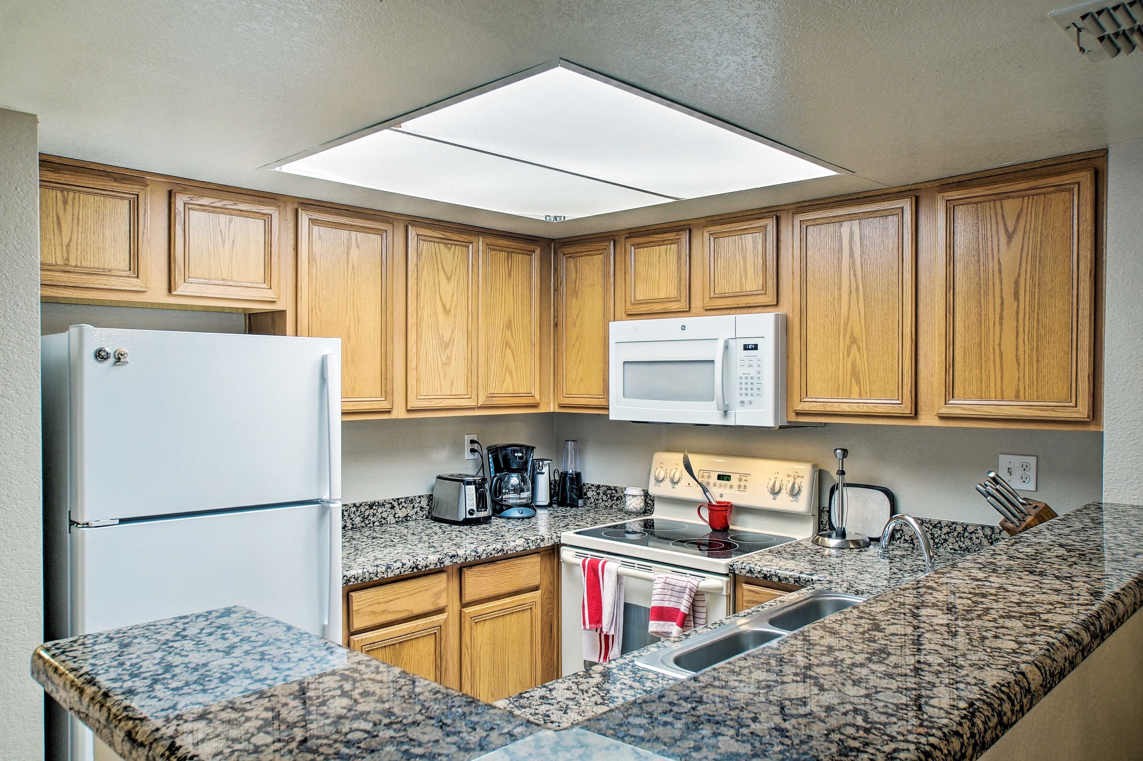 This Glendale vacation rental boasts 2 bedrooms, 2 bathrooms, and sleeps 4!