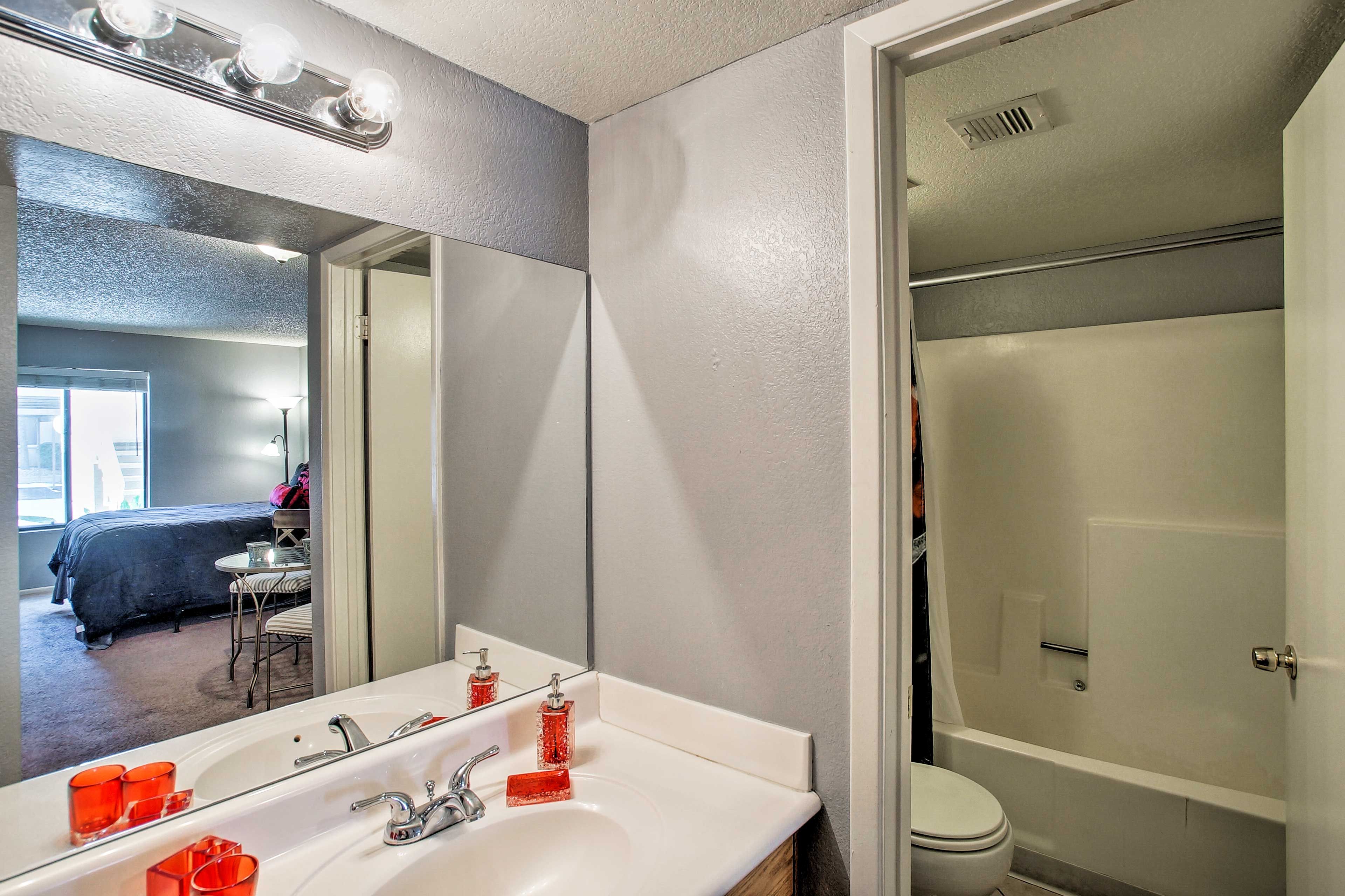 It is also equipped with a shower/tub combo.