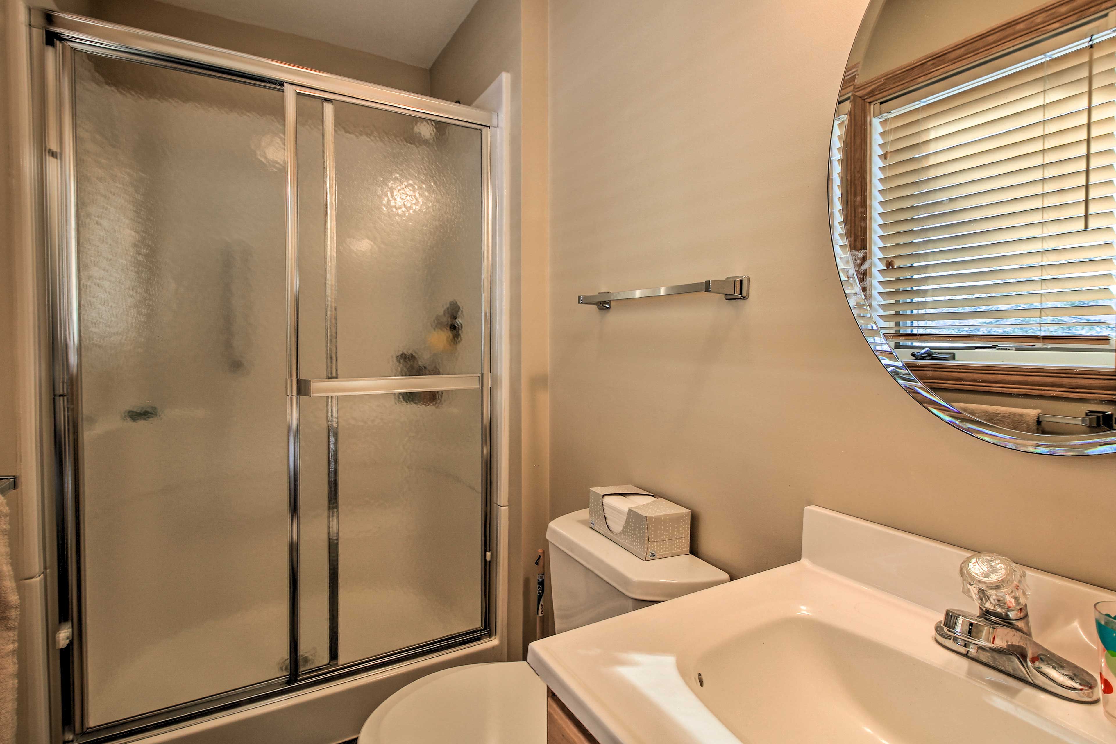 En-Suite Bathroom | Towels & Linens Provided