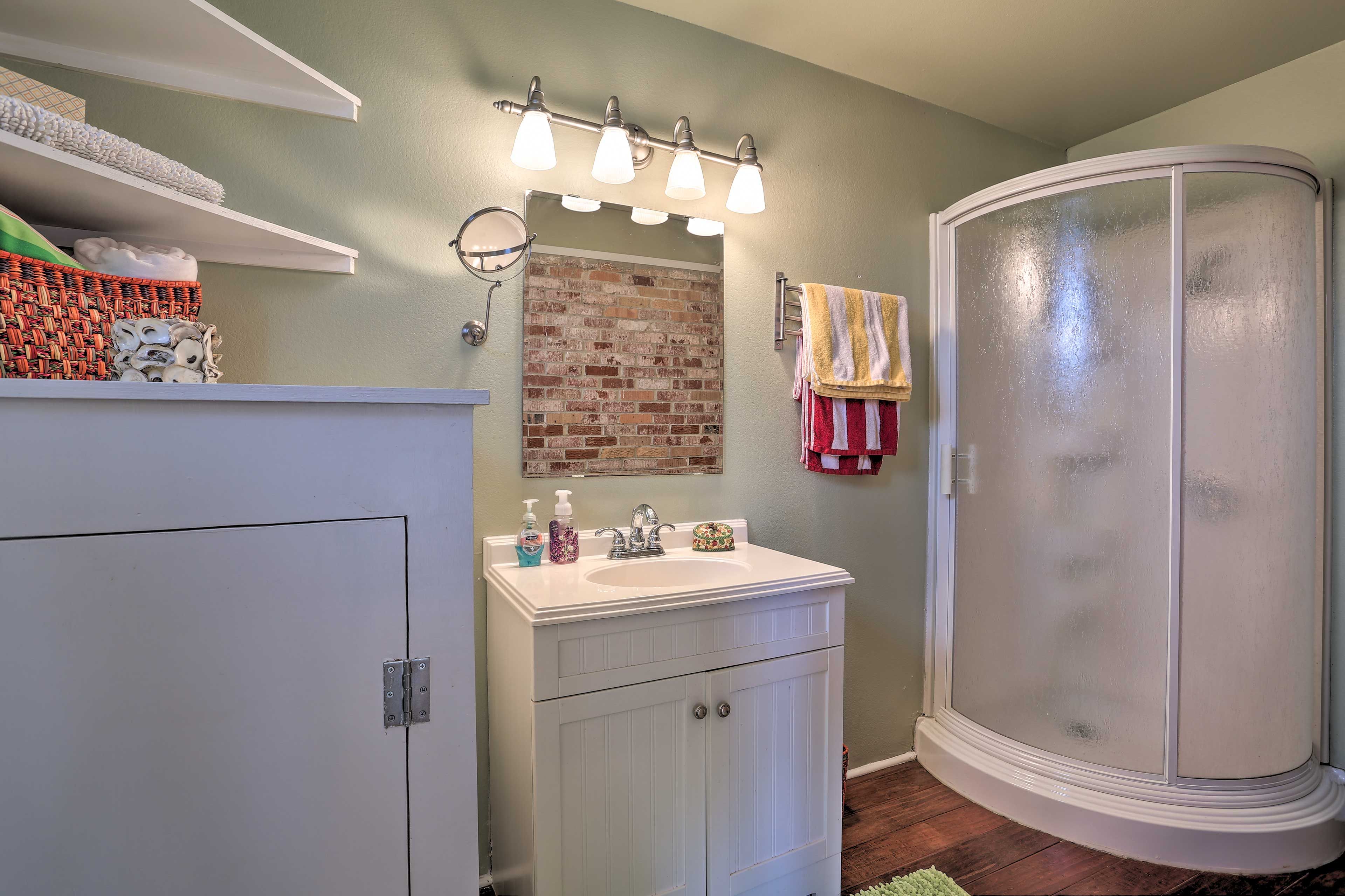 Full Bathroom | Linens & Towels