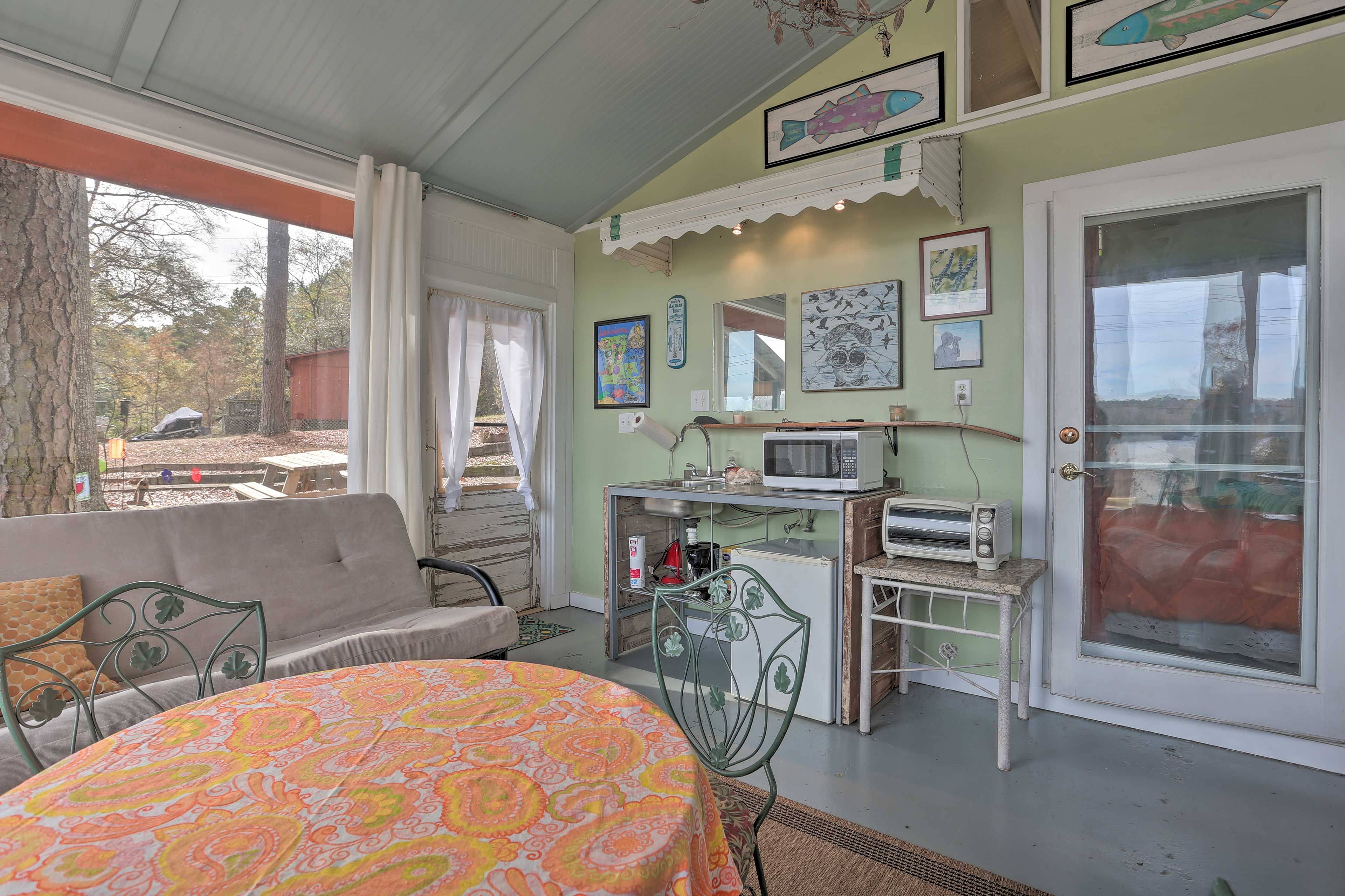 Guest Cottage | Wet Bar | Microwave | Toaster Oven | Mini Fridge