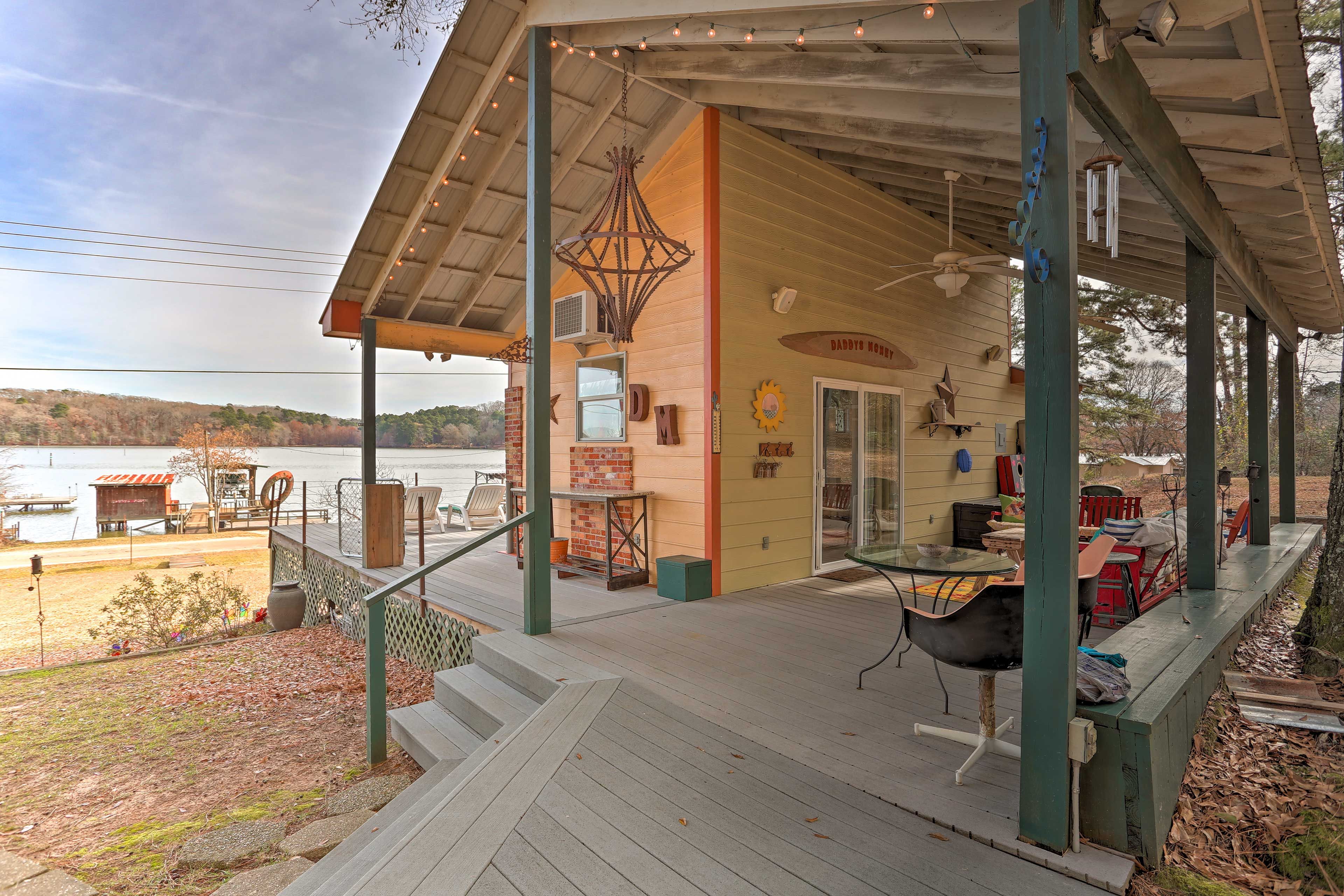 Furnished Porch | Guest Cottage Entryway