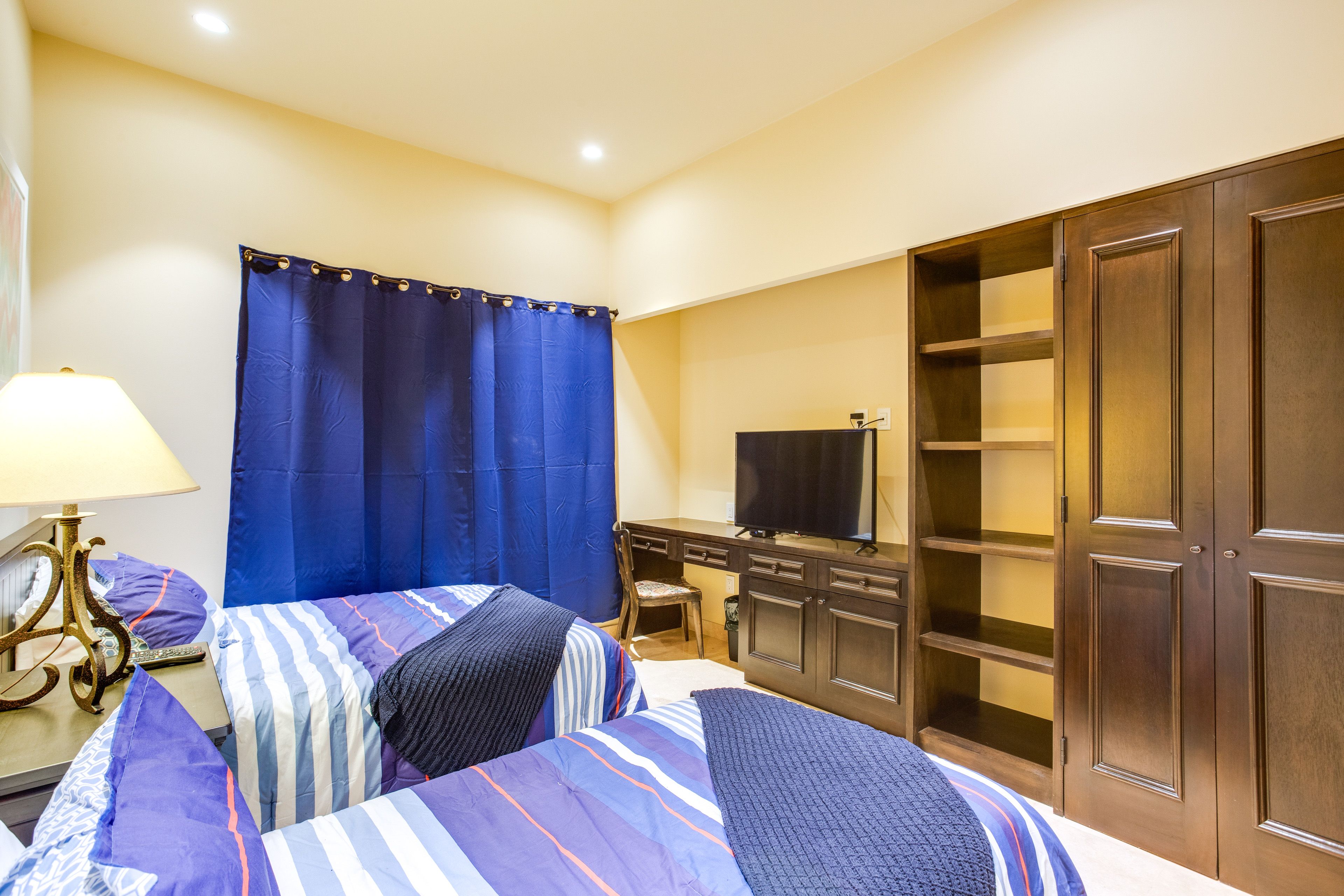 Bedroom 2 | Full Bed | Twin Bed | Pack 'n Play