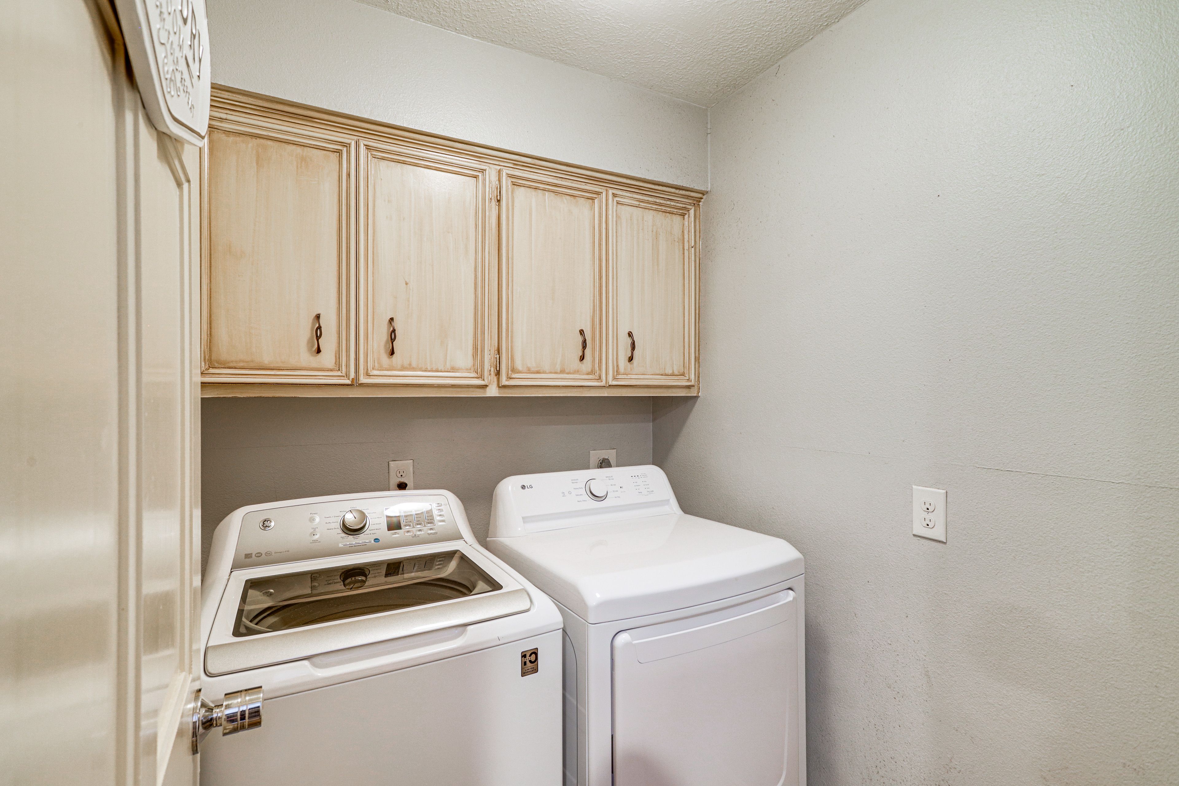 Laundry | Detergent Provided | 1st Floor