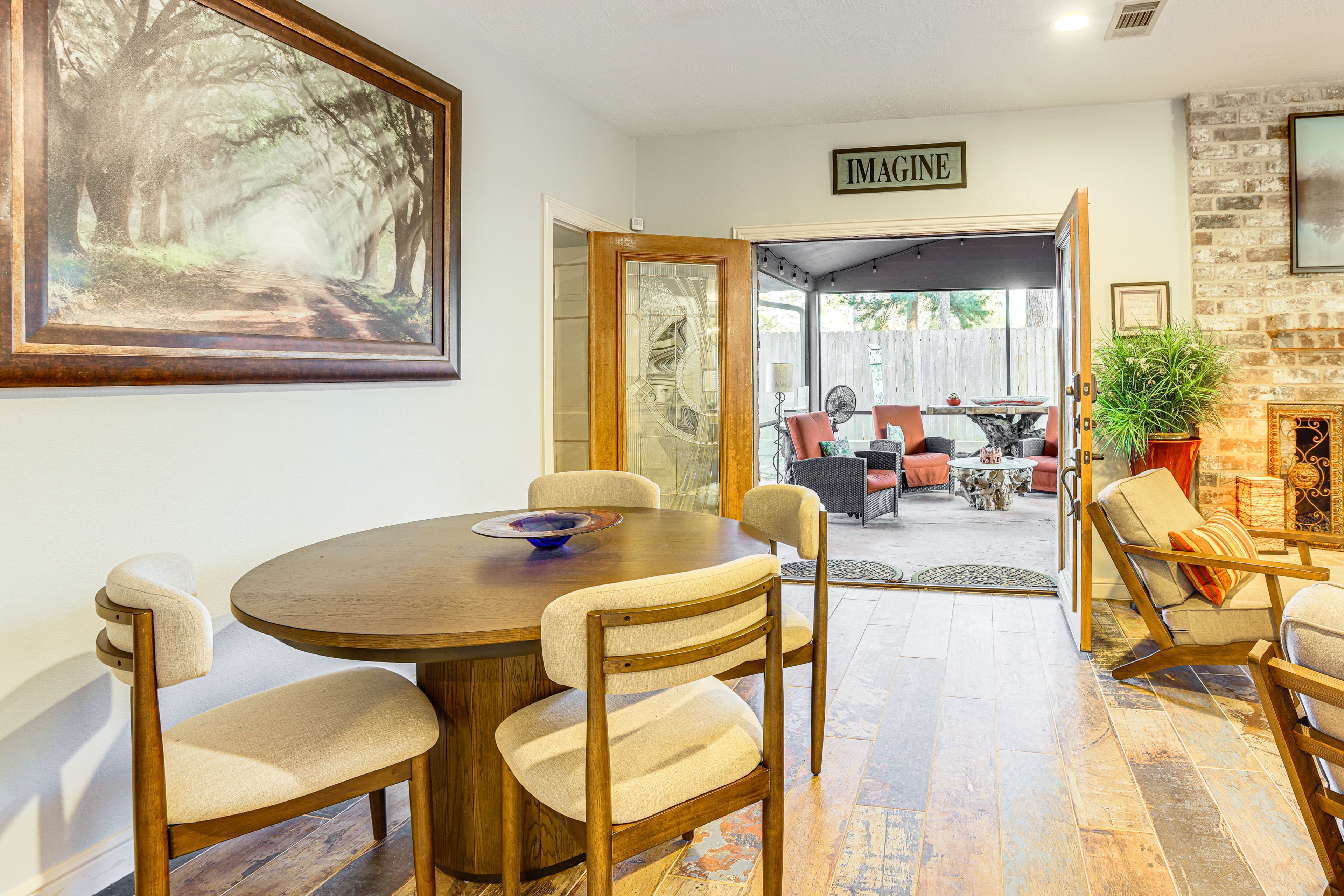Dining Area | 1st Floor | Dishes & Flatware Provided