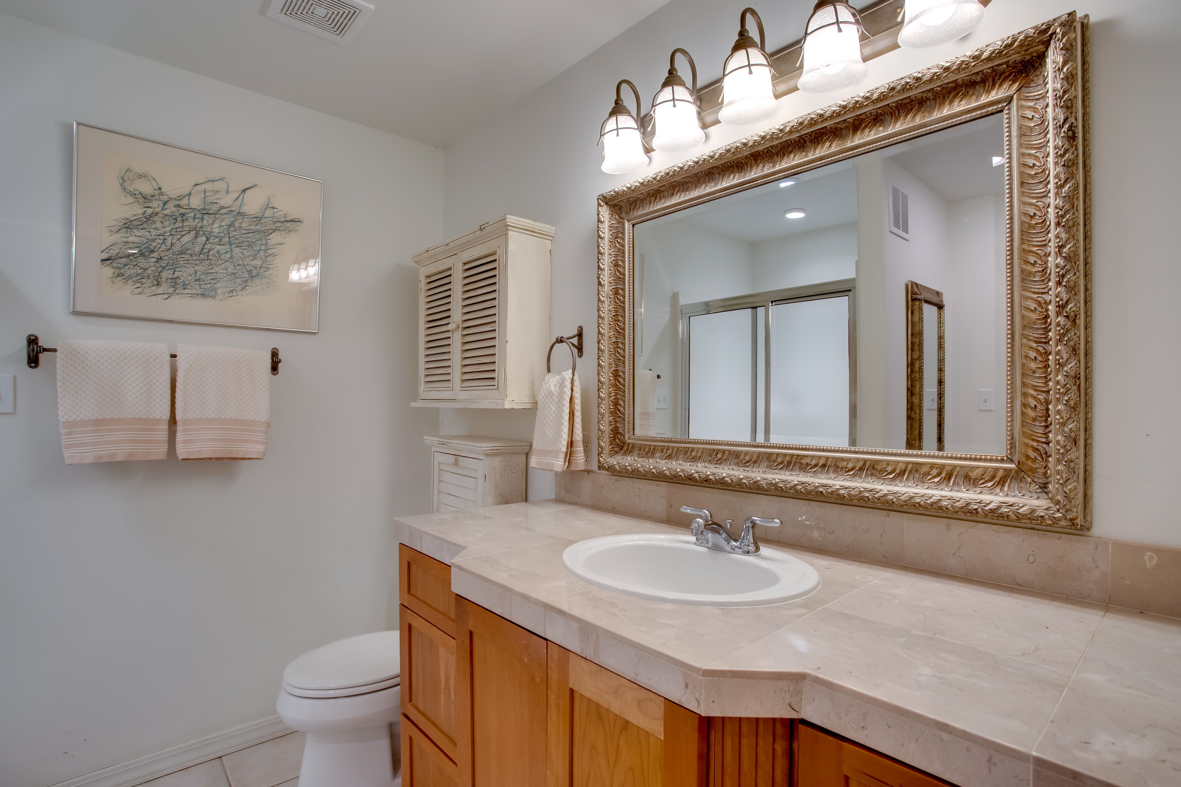 Full Bathroom | Towels & Linens Provided