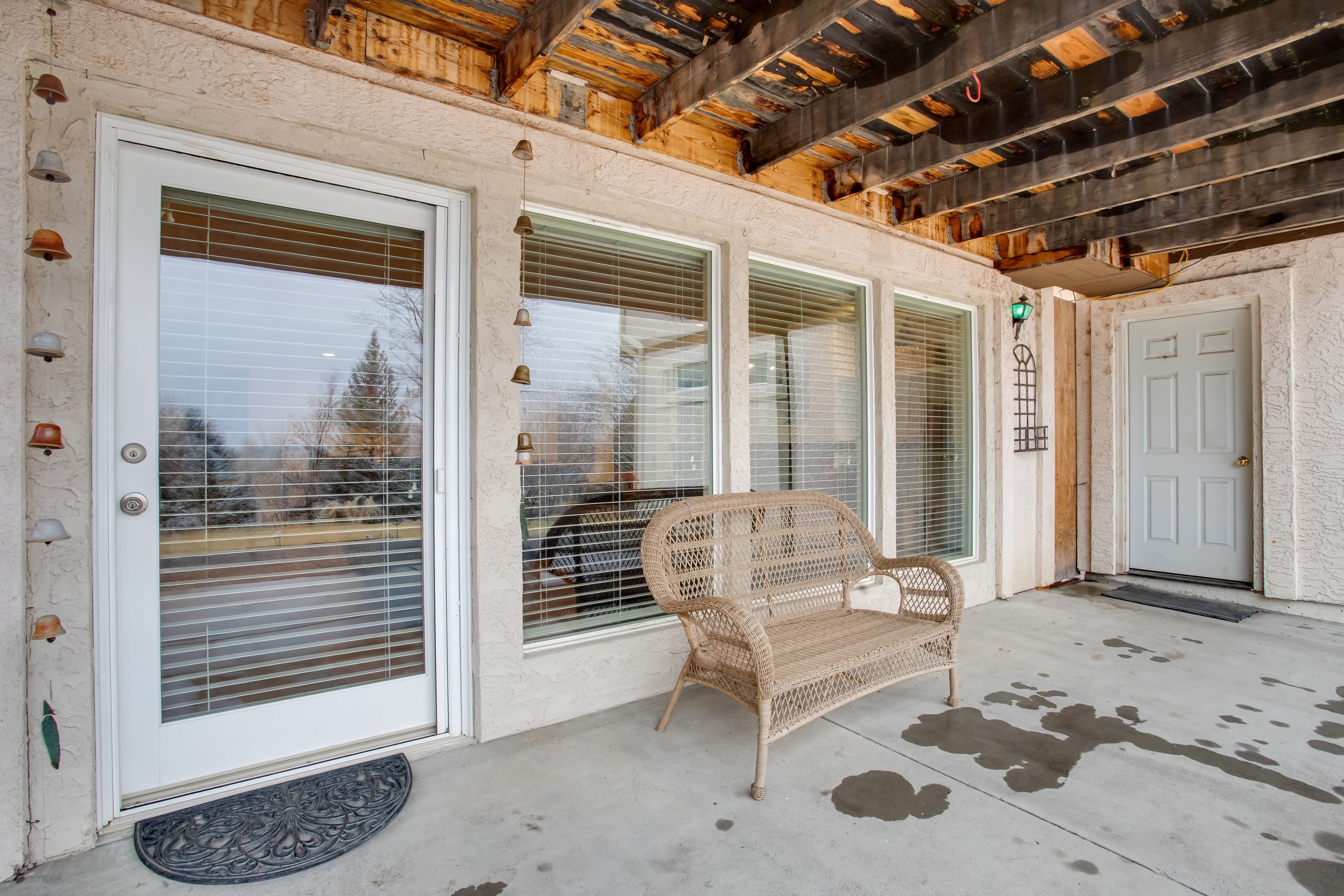 Patio w/ Seating