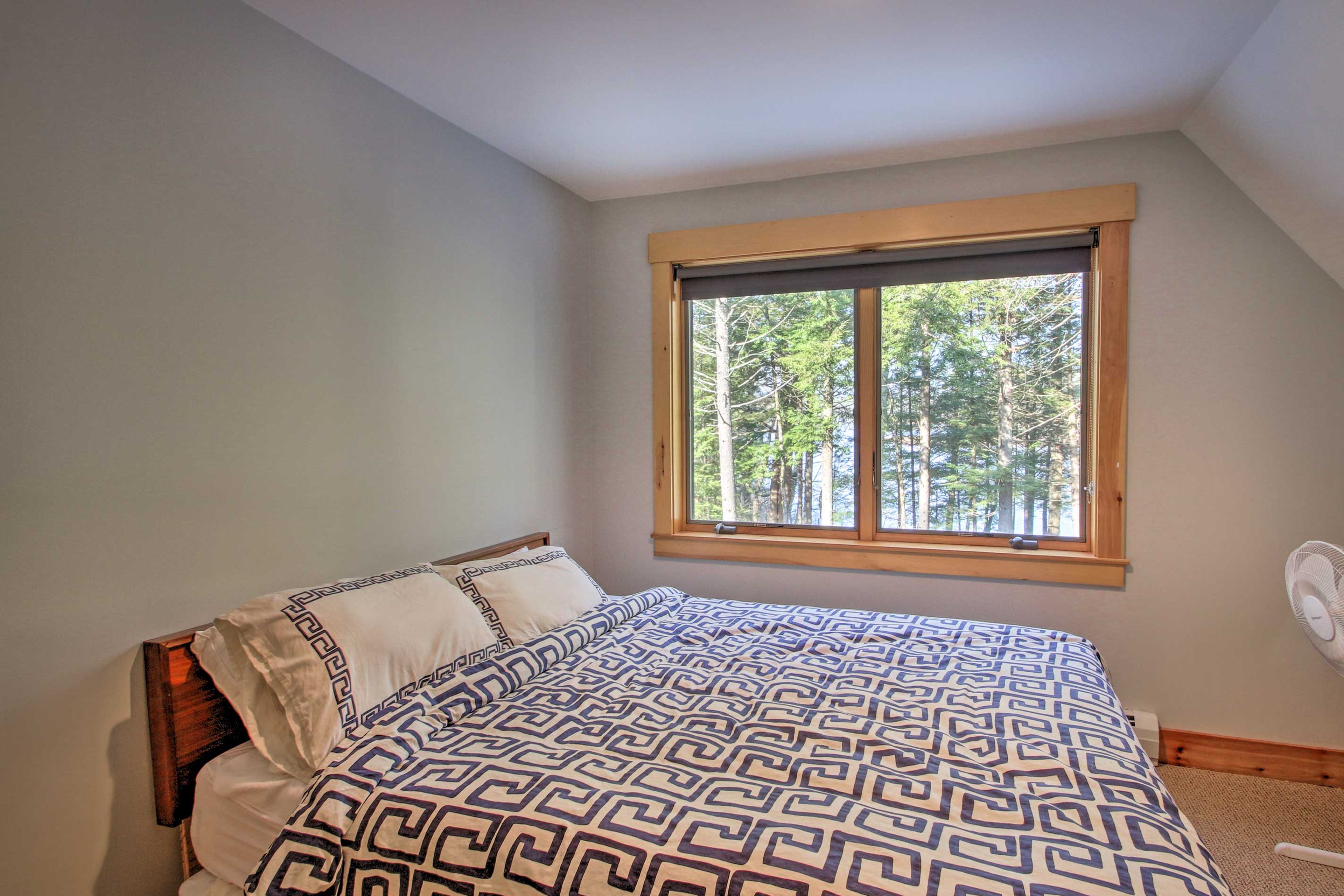 Bedroom 2 | Queen Bed