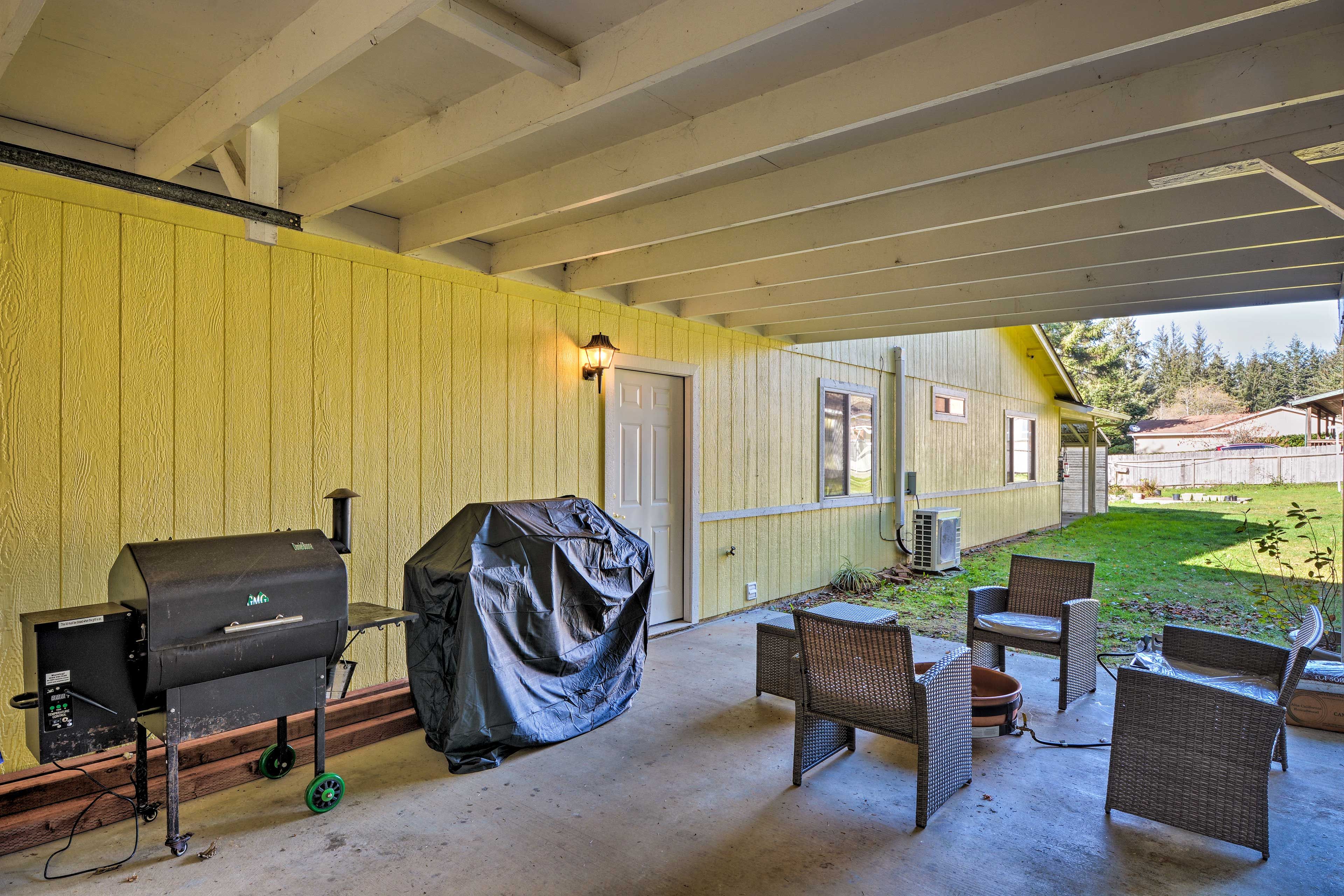 Covered Patio | Gas Grill | Fire Pit
