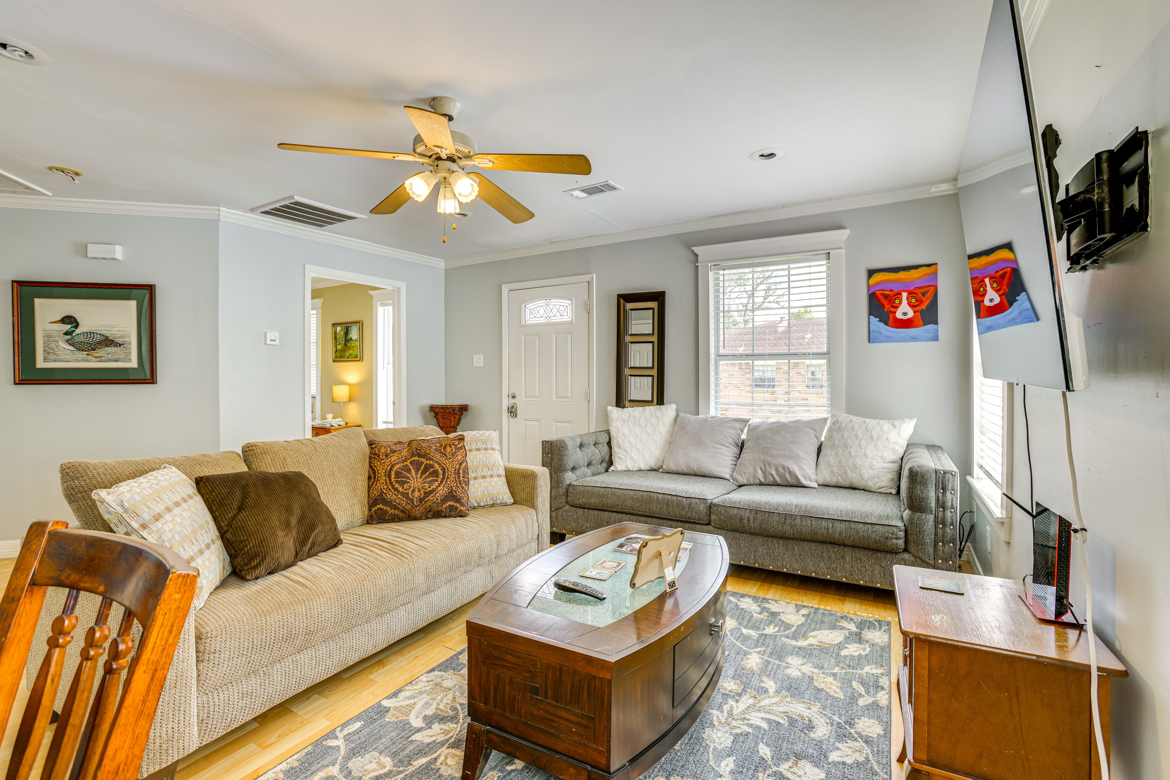 Houston Vacation Rental | 2BR | 1BA | 840 Sq Ft | 4 Steps to Enter