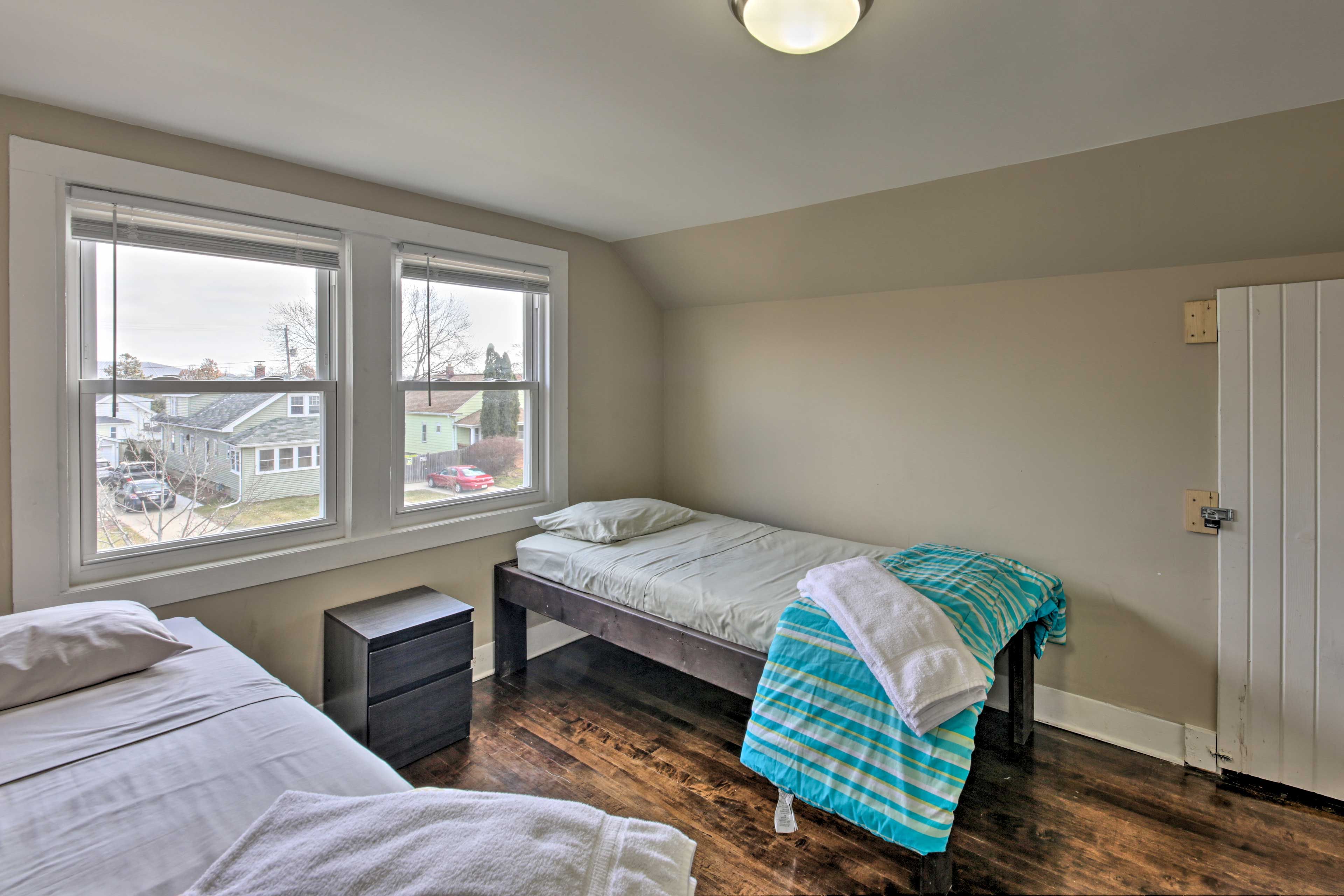 Three guests can sleep in here.