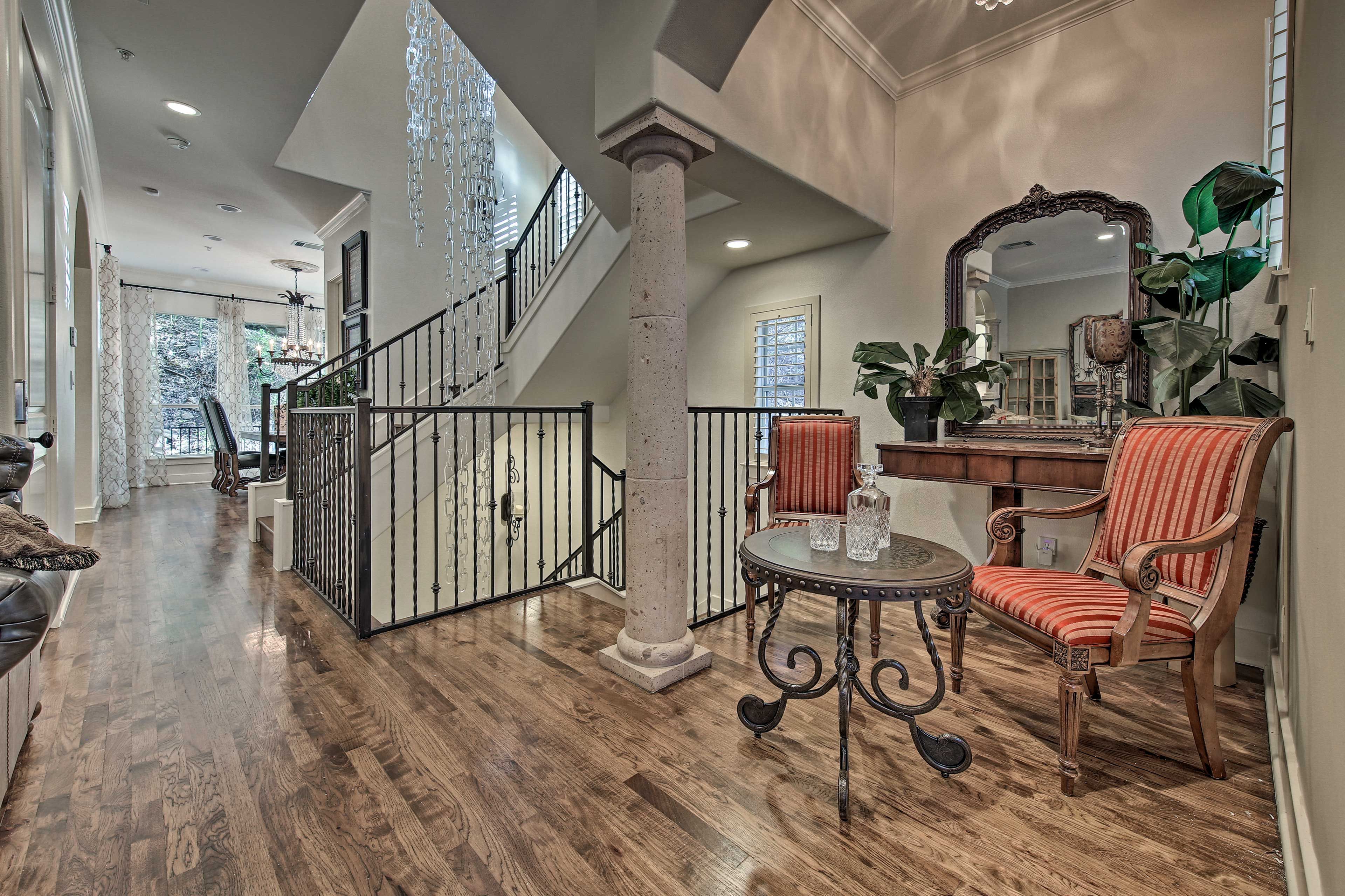 This town home also features a gorgeous 2 story chandelier.