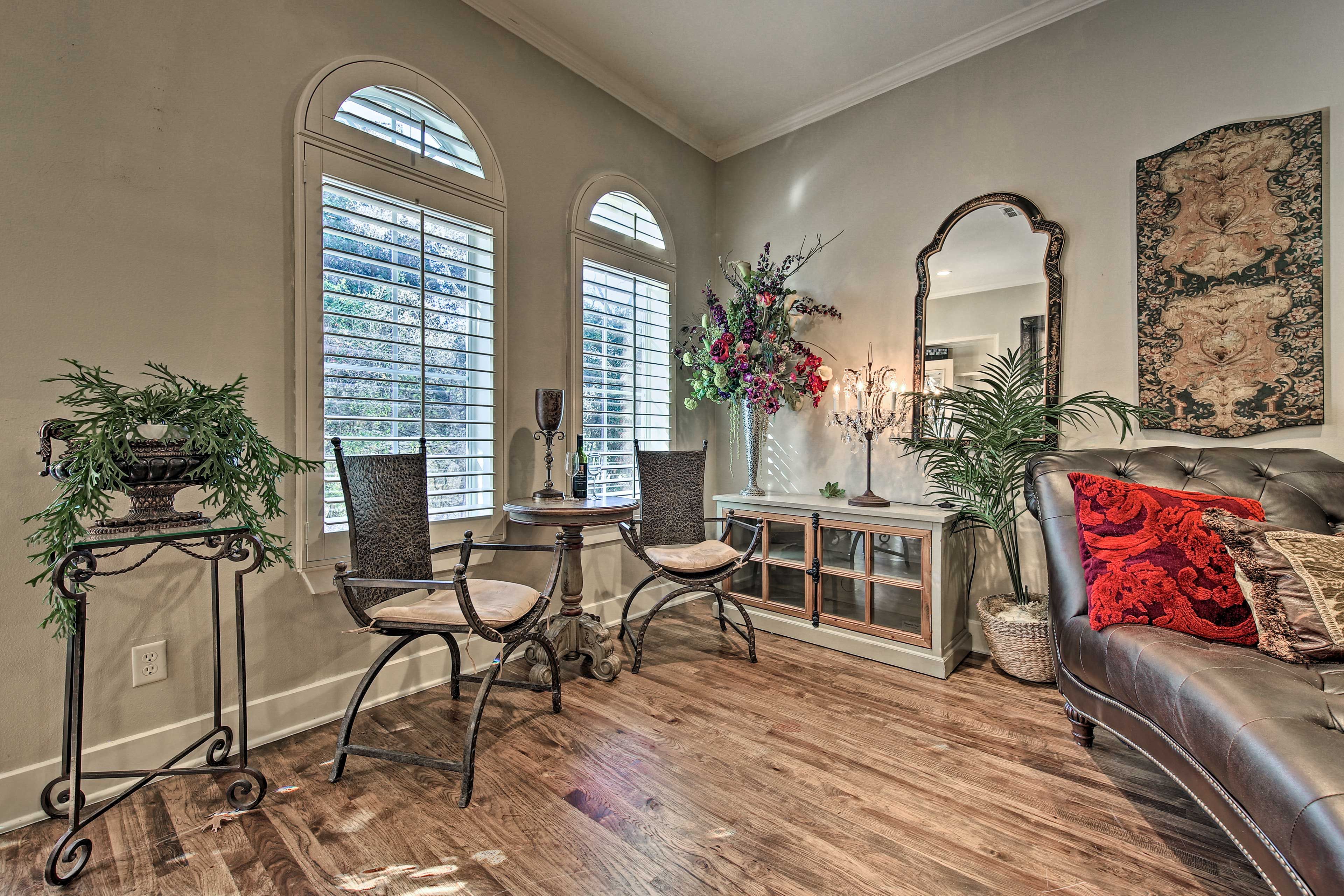 Home to lavish decor and easy access to the city you'll have it all here!