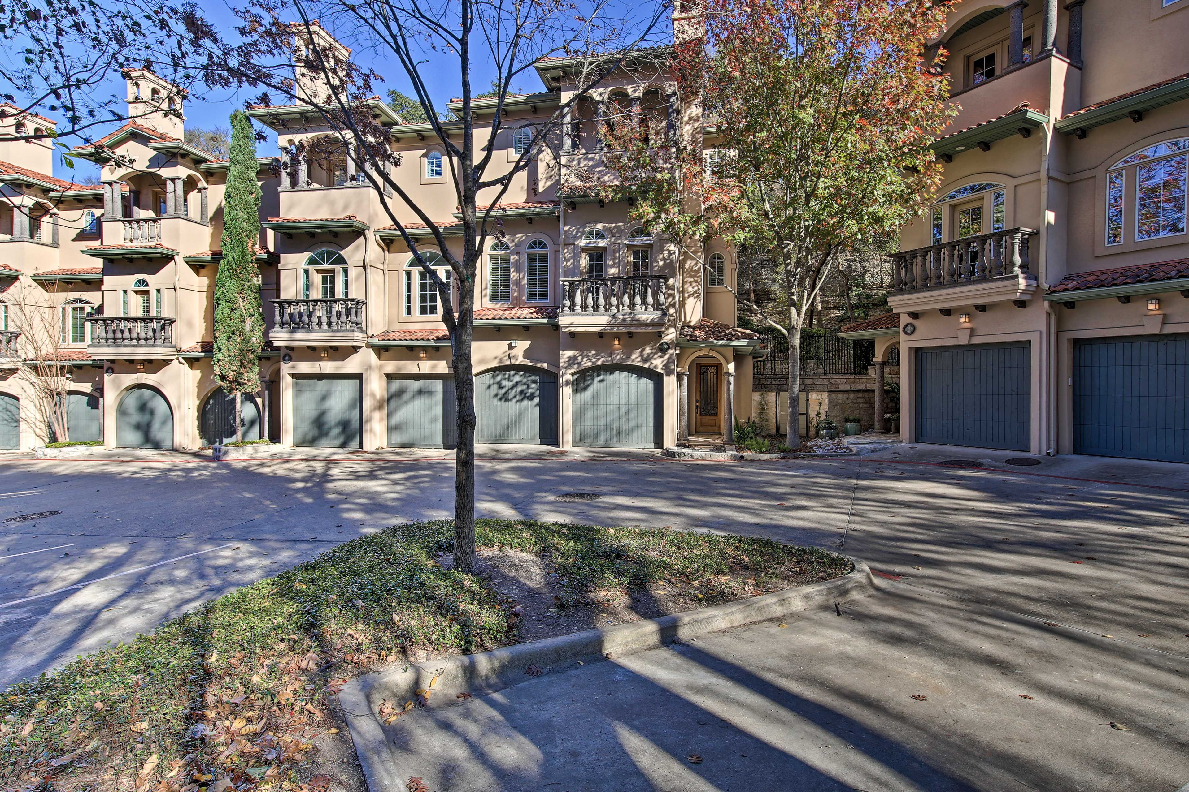 This property has garage and covered parking.