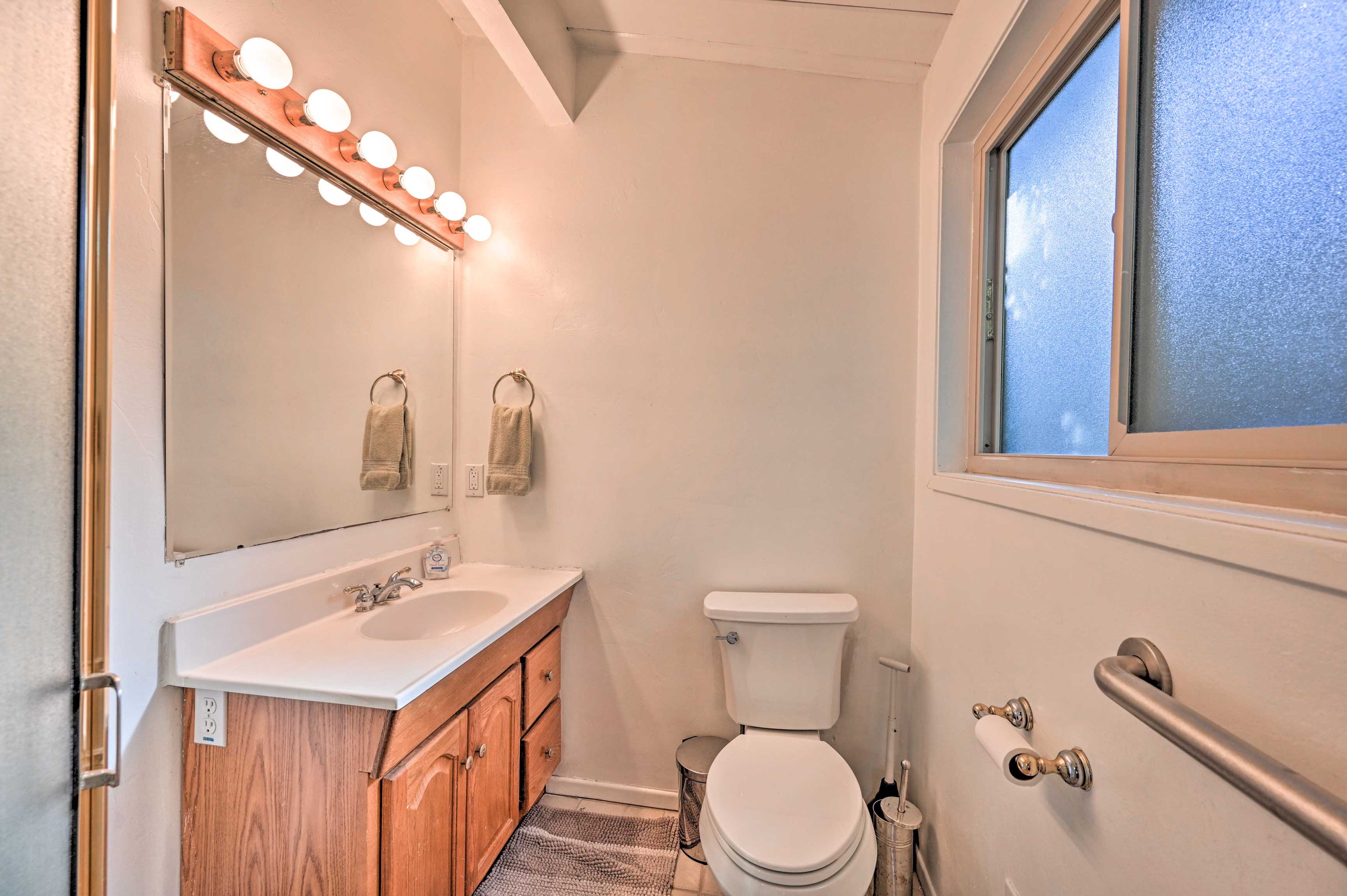 Full Bathroom | Hair Dryer