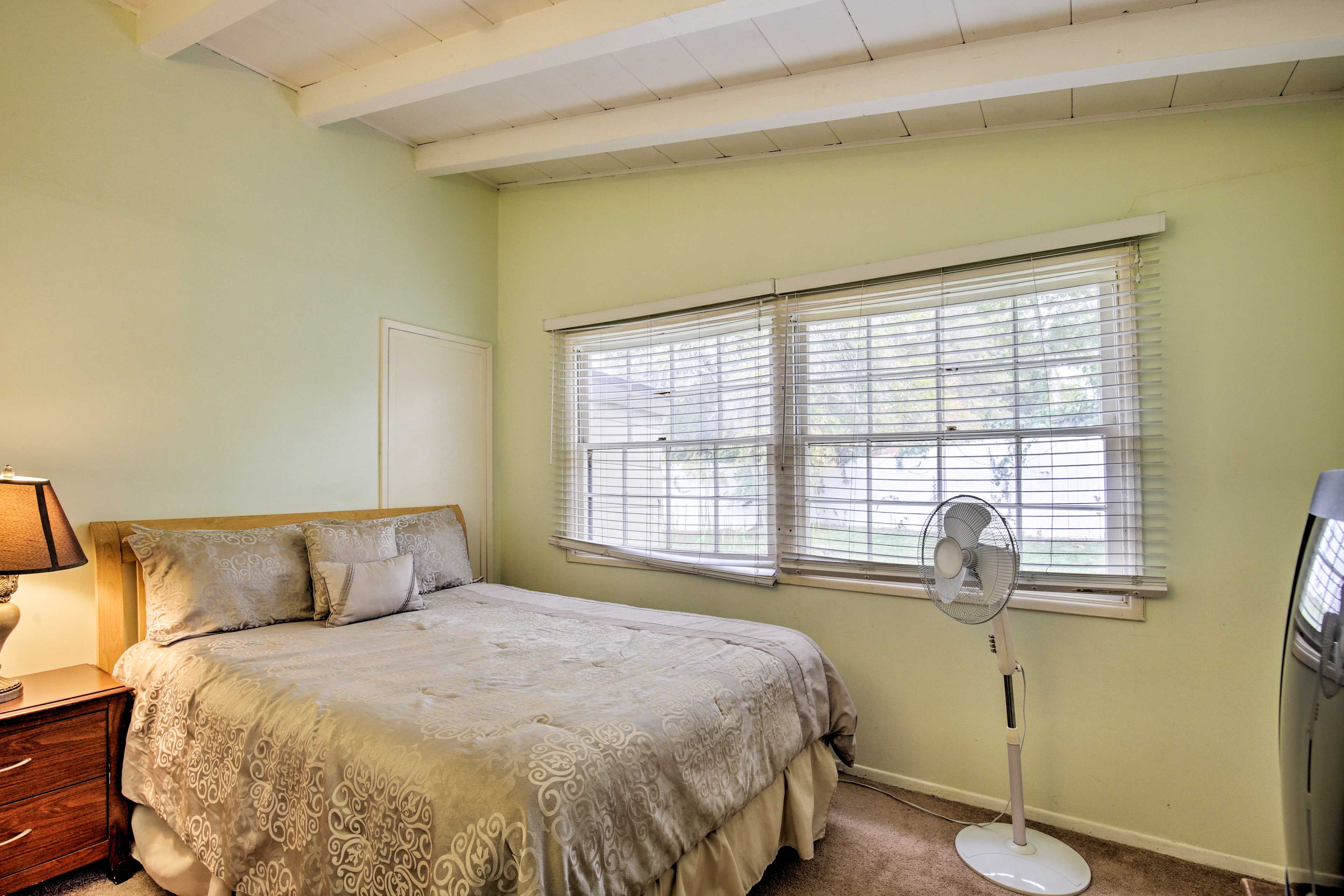 Bedroom 4 | Queen Bed