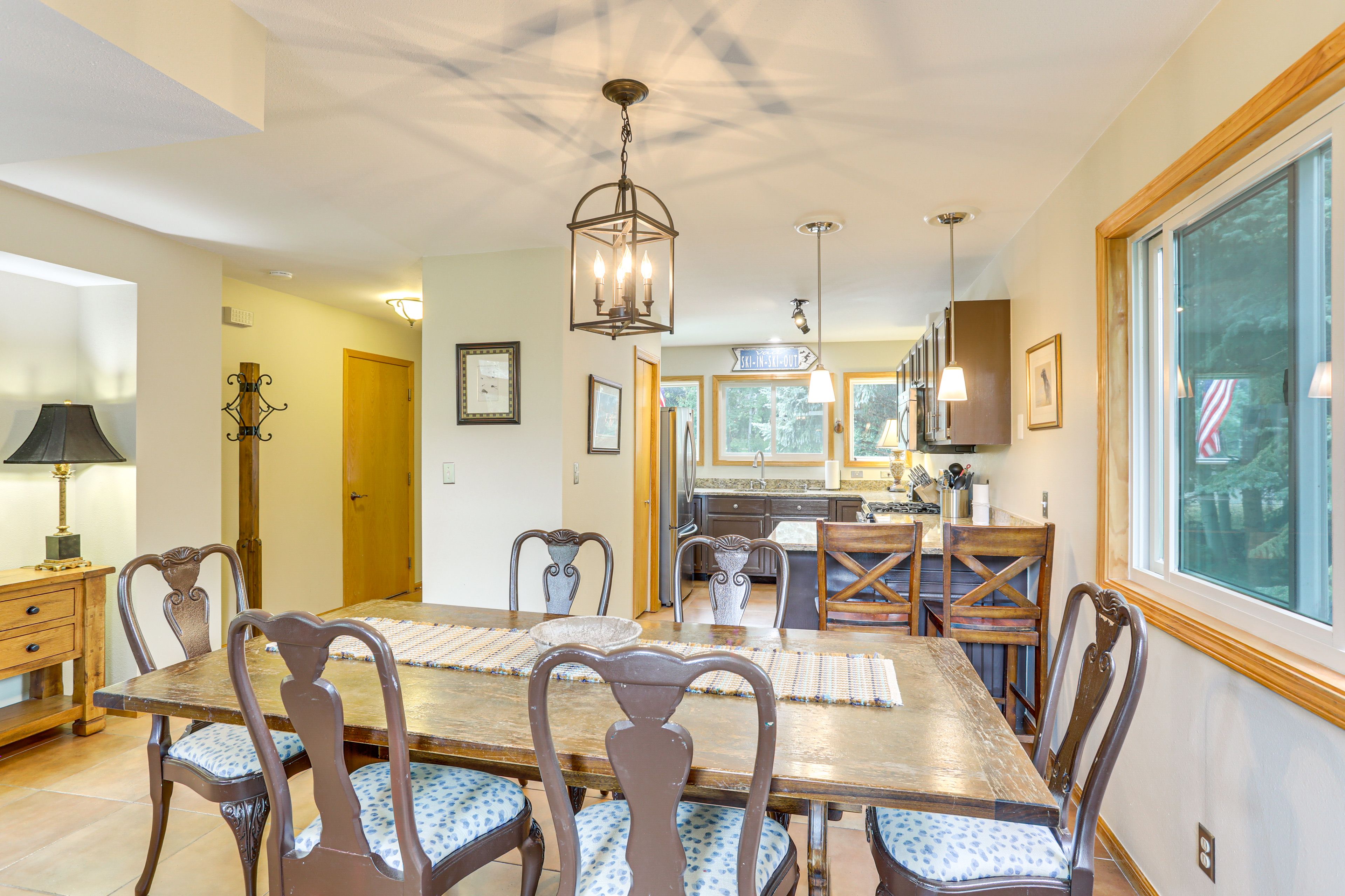 Dining Table | Dishware & Flatware Provided